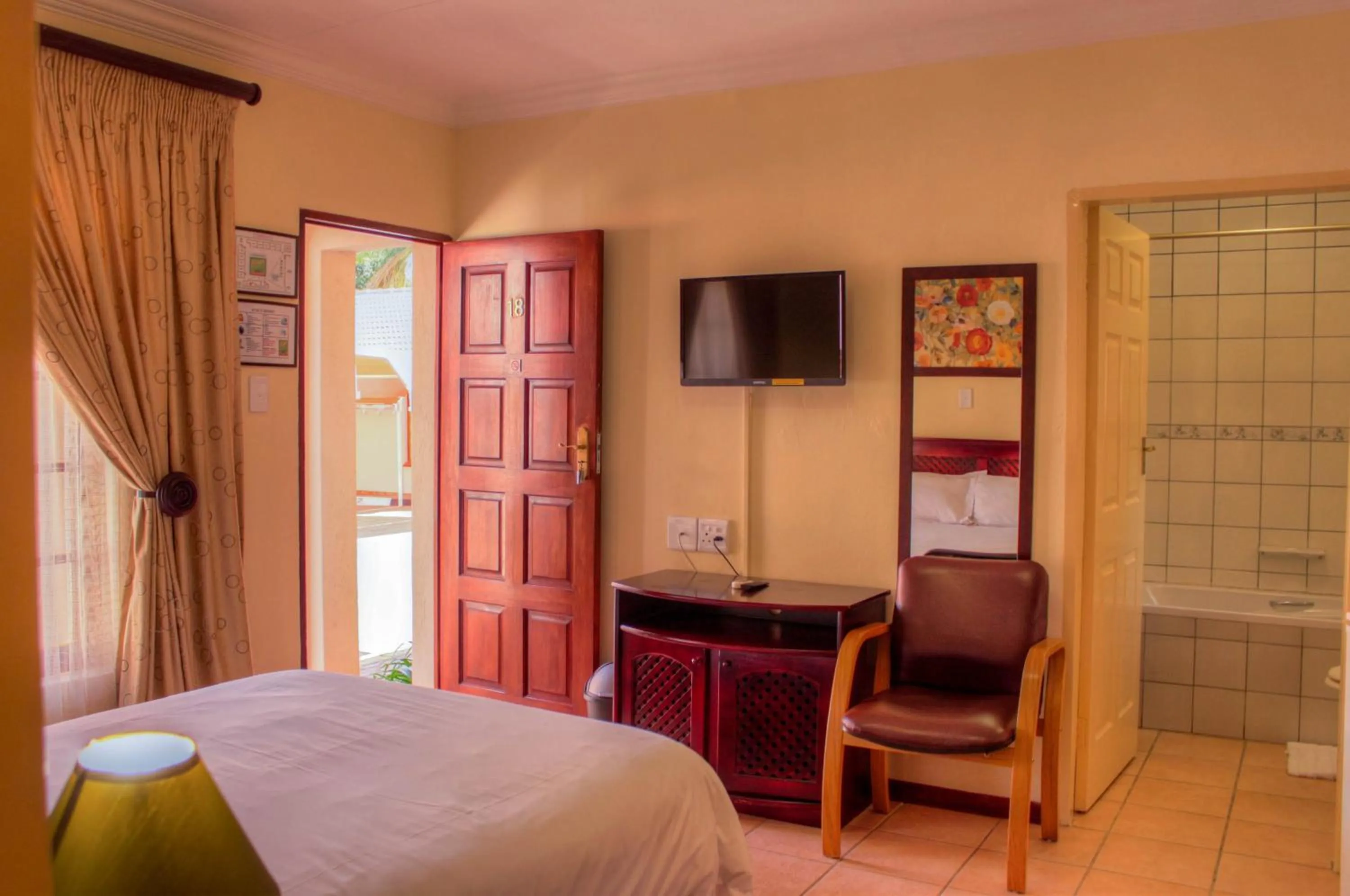 Bed in Marlot Guest House