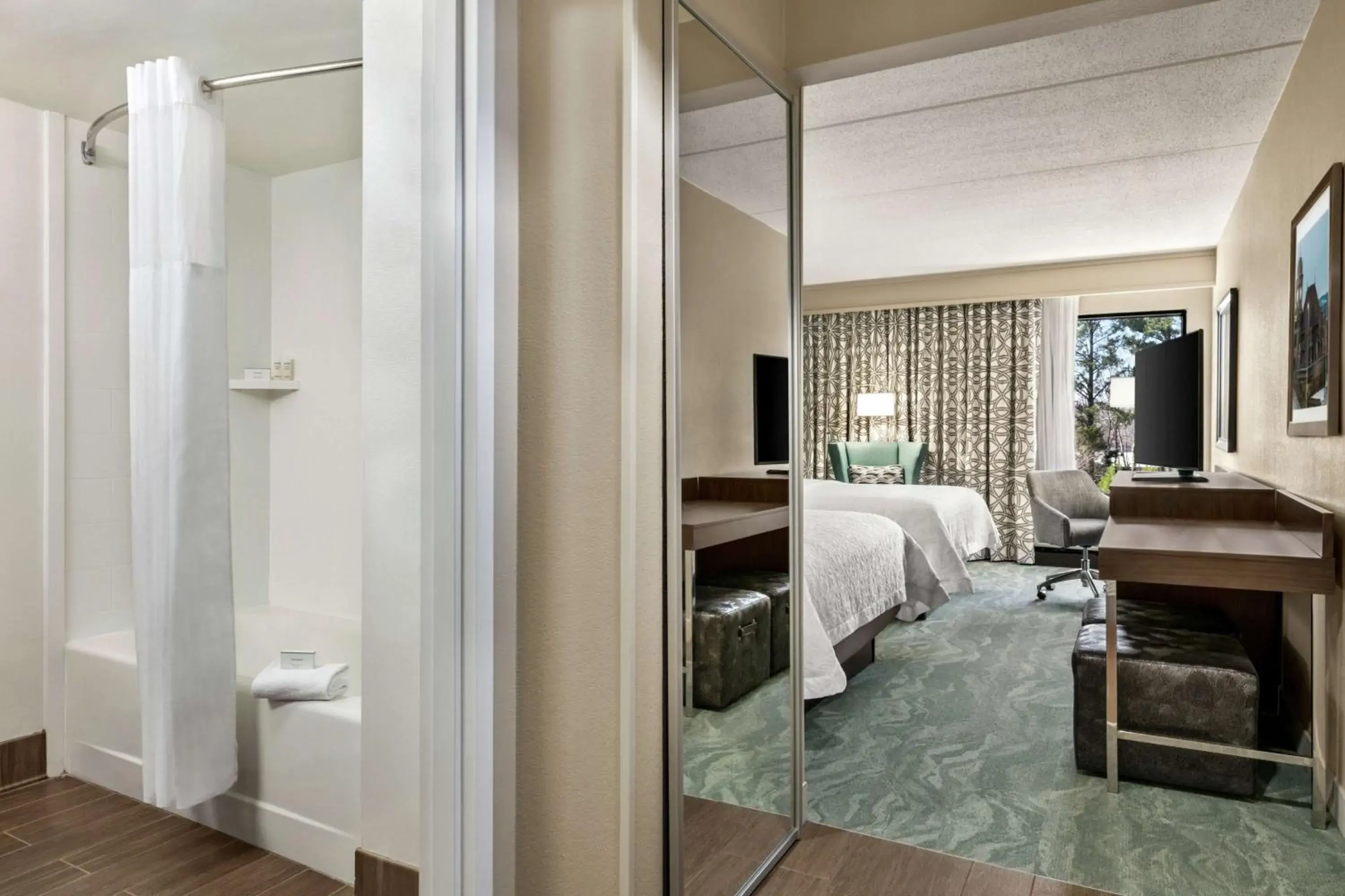 Queen Room with Two Queen Beds - Non-Smoking in Hampton Inn Richmond/Ashland Queen Room with Two Queen Beds - Non-Smoking in Hampton Inn Richmond/Ashland