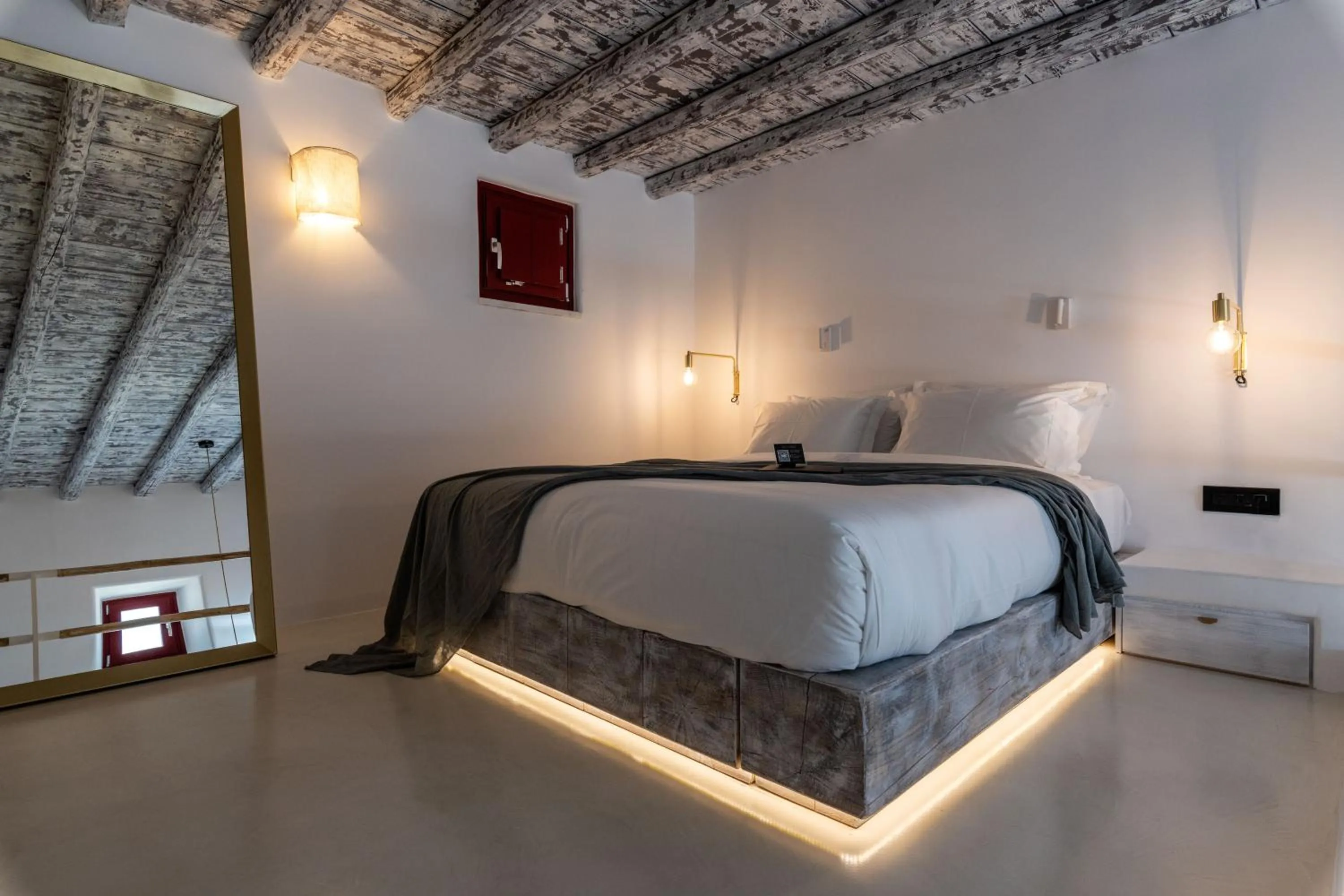 Bed in The TownHouse Mykonos