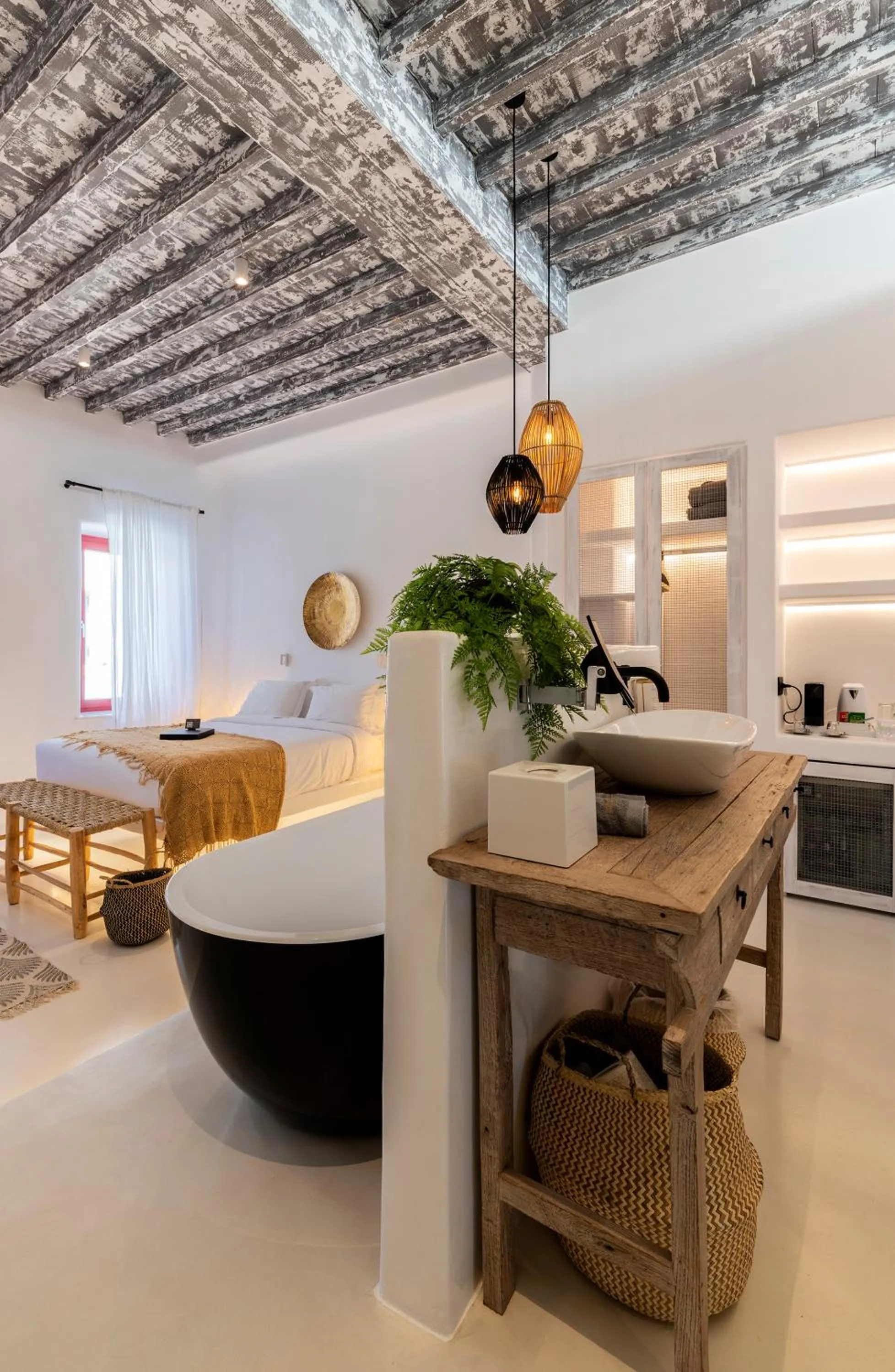 Bed in The TownHouse Mykonos