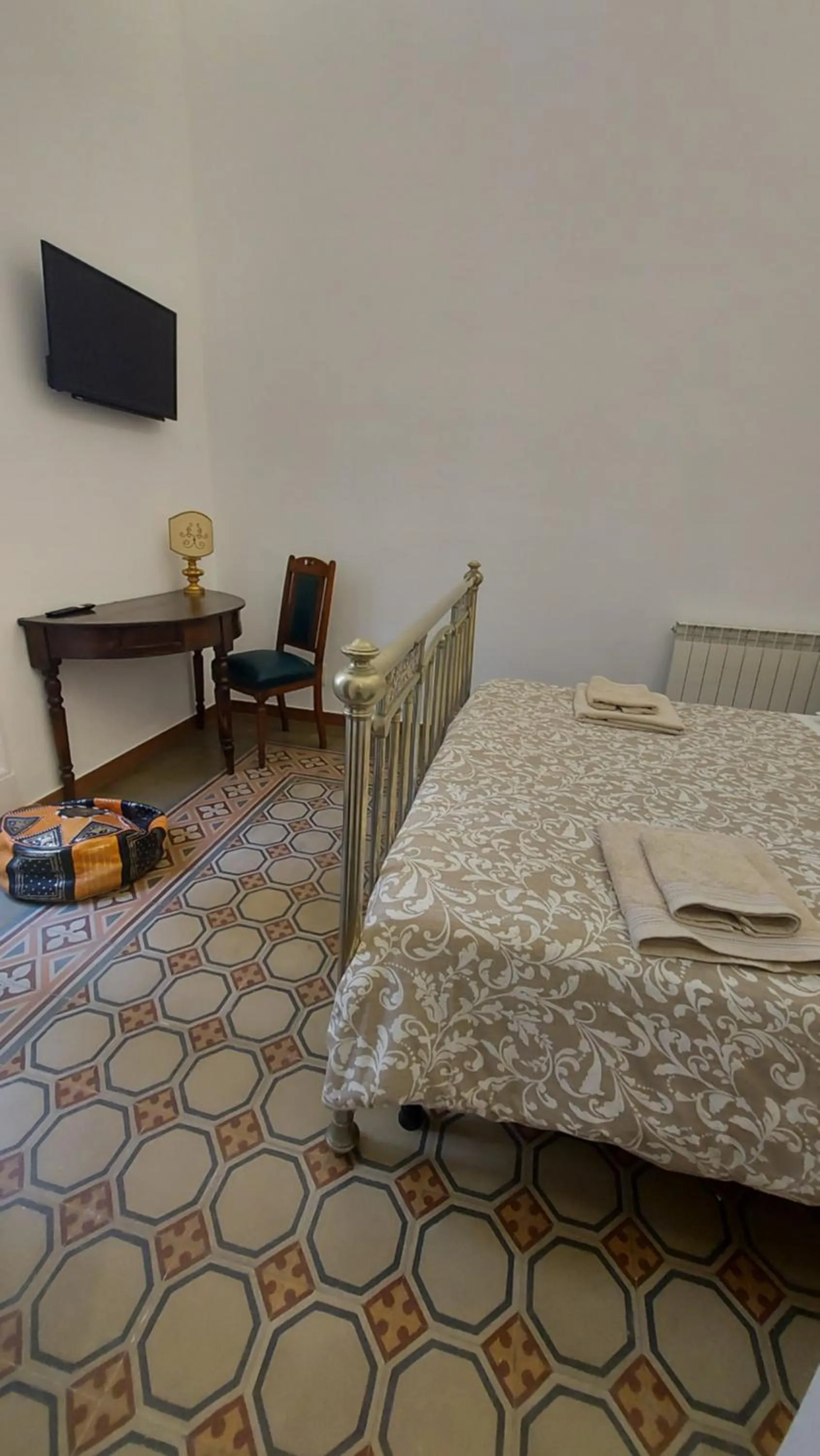 TV and multimedia, Bed in La terrazza del Sole B&B