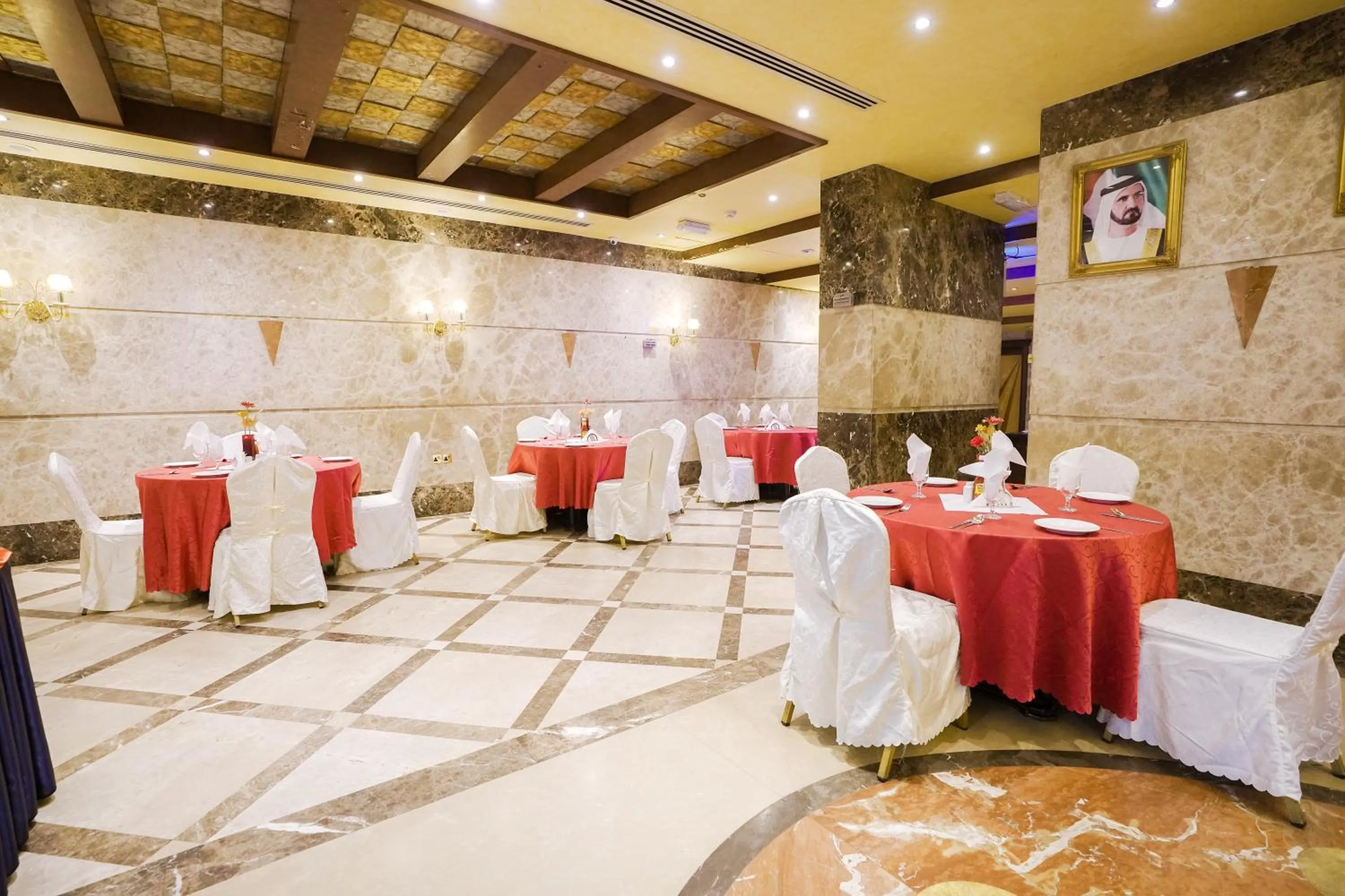 Restaurant/places to eat in Crystal Plaza Hotel