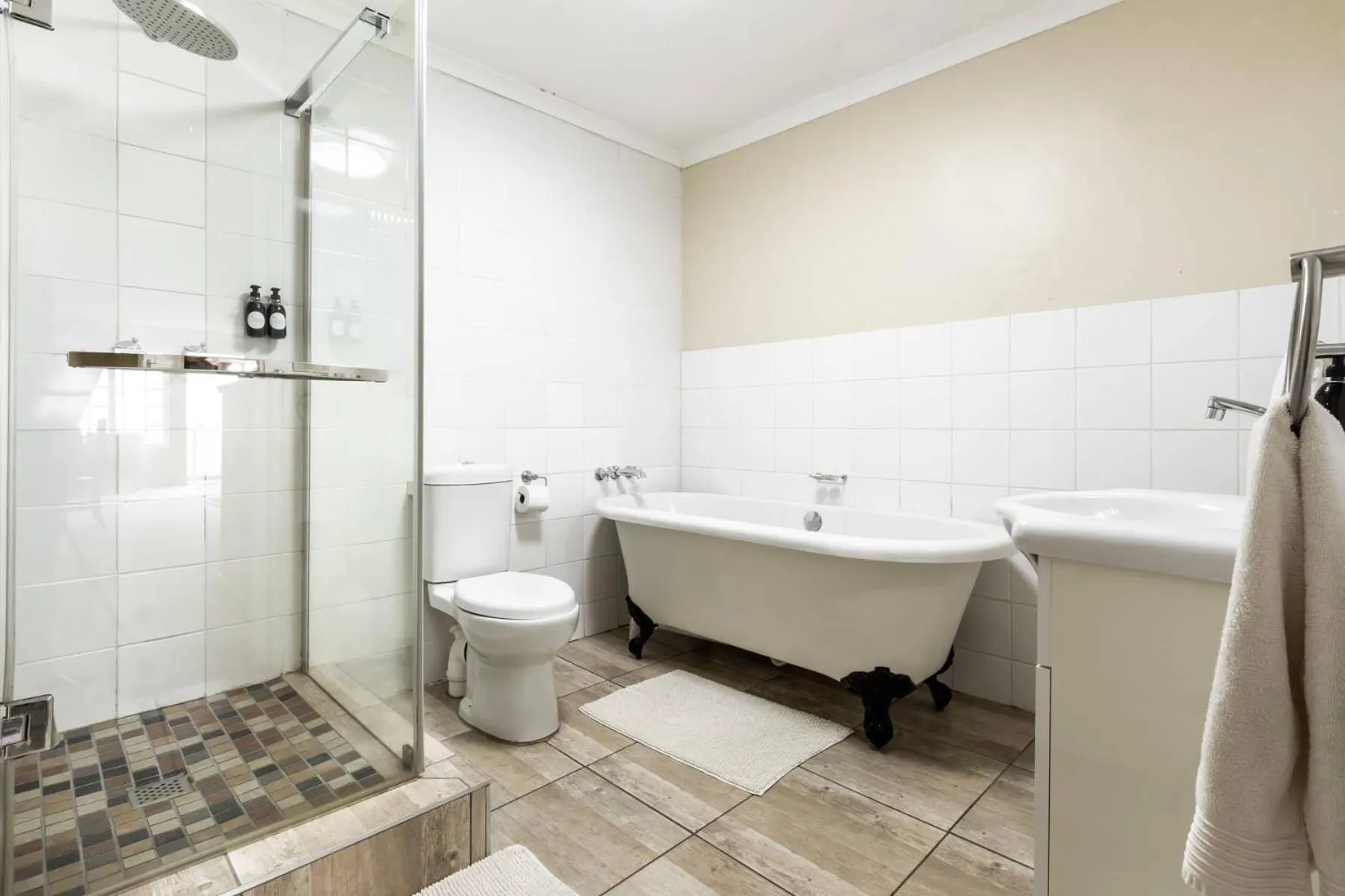 Bathroom in Oliver's Bed and Breakfast