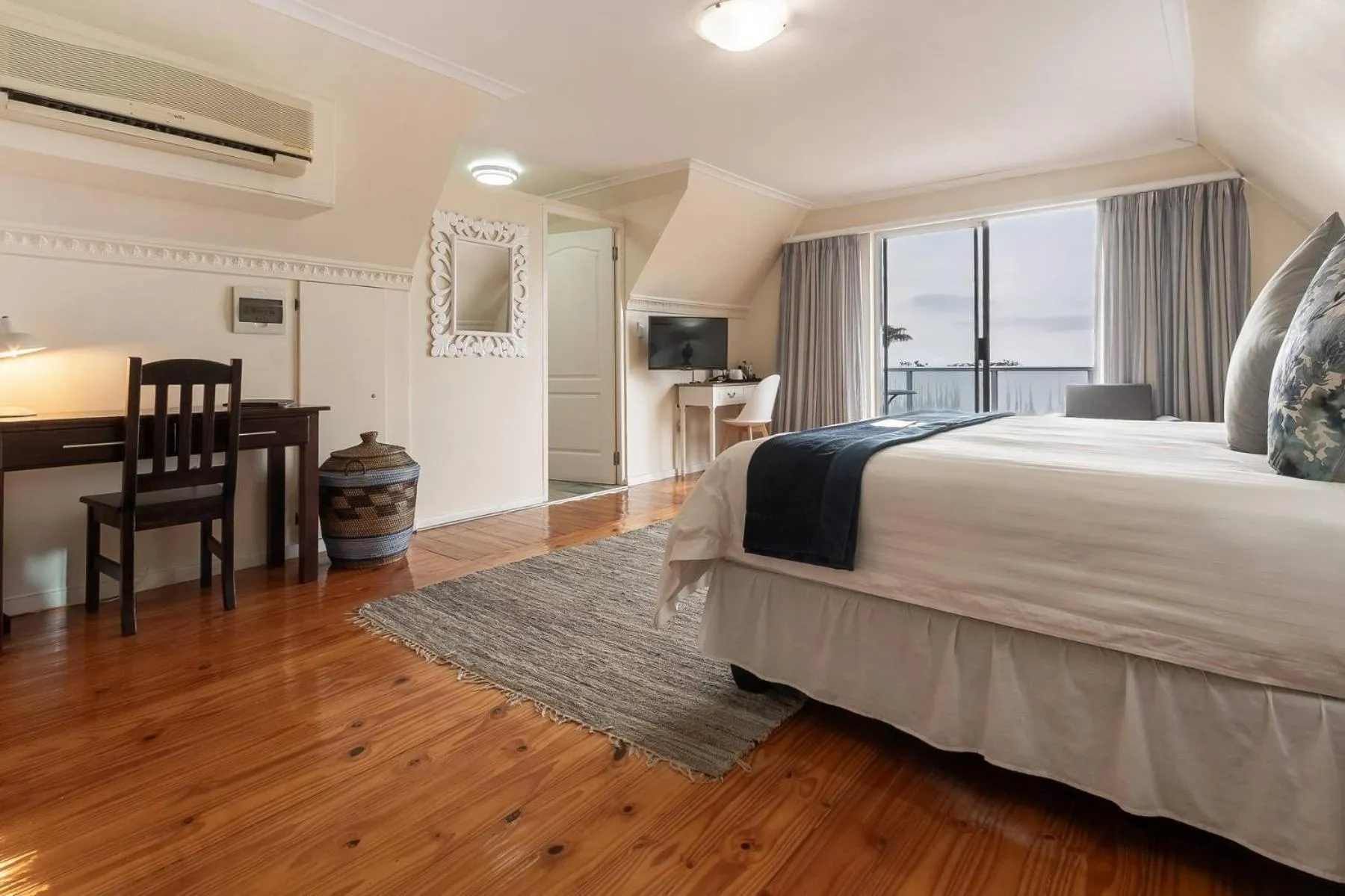 Bedroom, Bed in Oliver's Bed and Breakfast