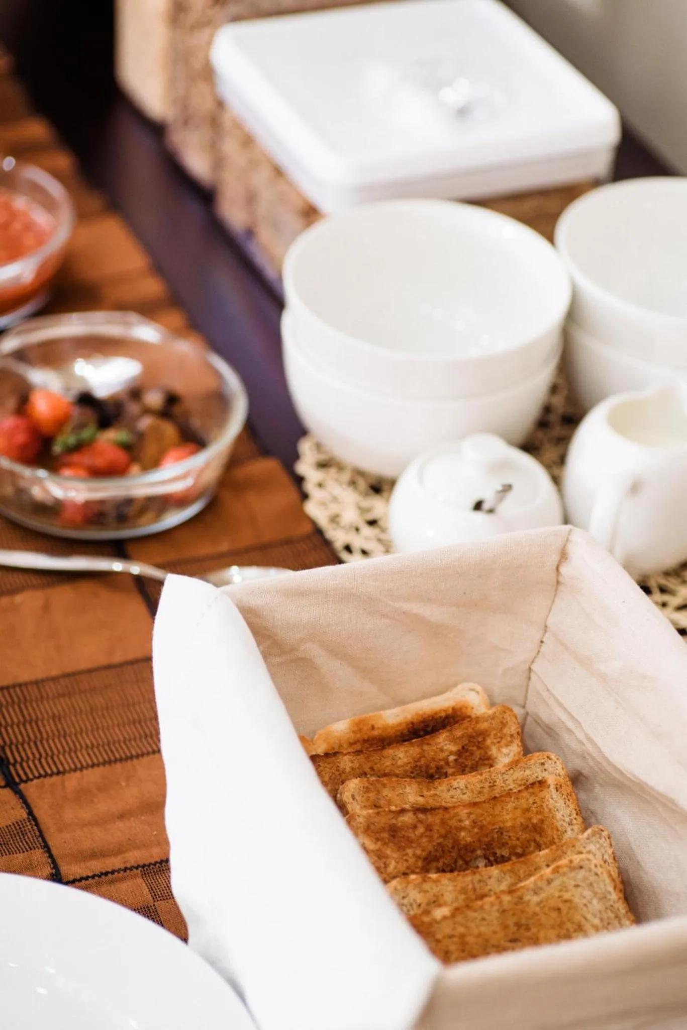 Breakfast in Oliver's Bed and Breakfast