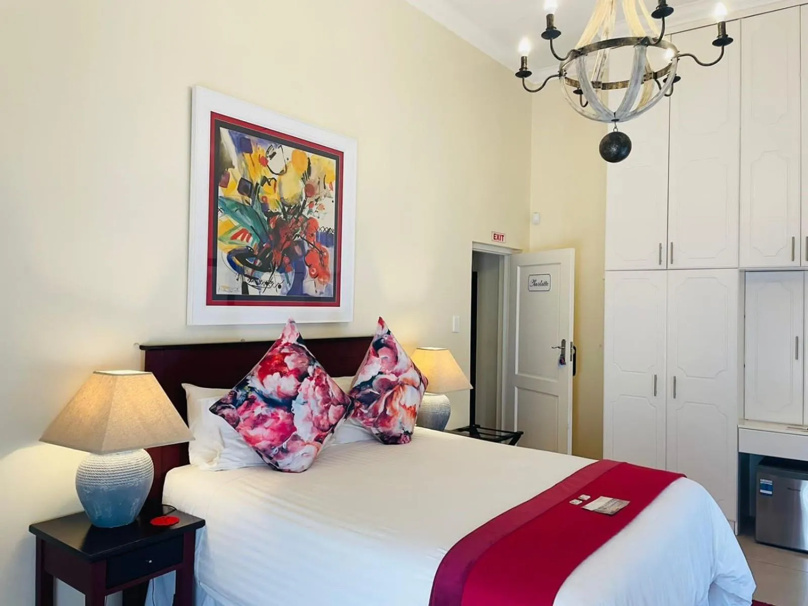 Photo of the whole room, Bed in Oliver's Bed and Breakfast