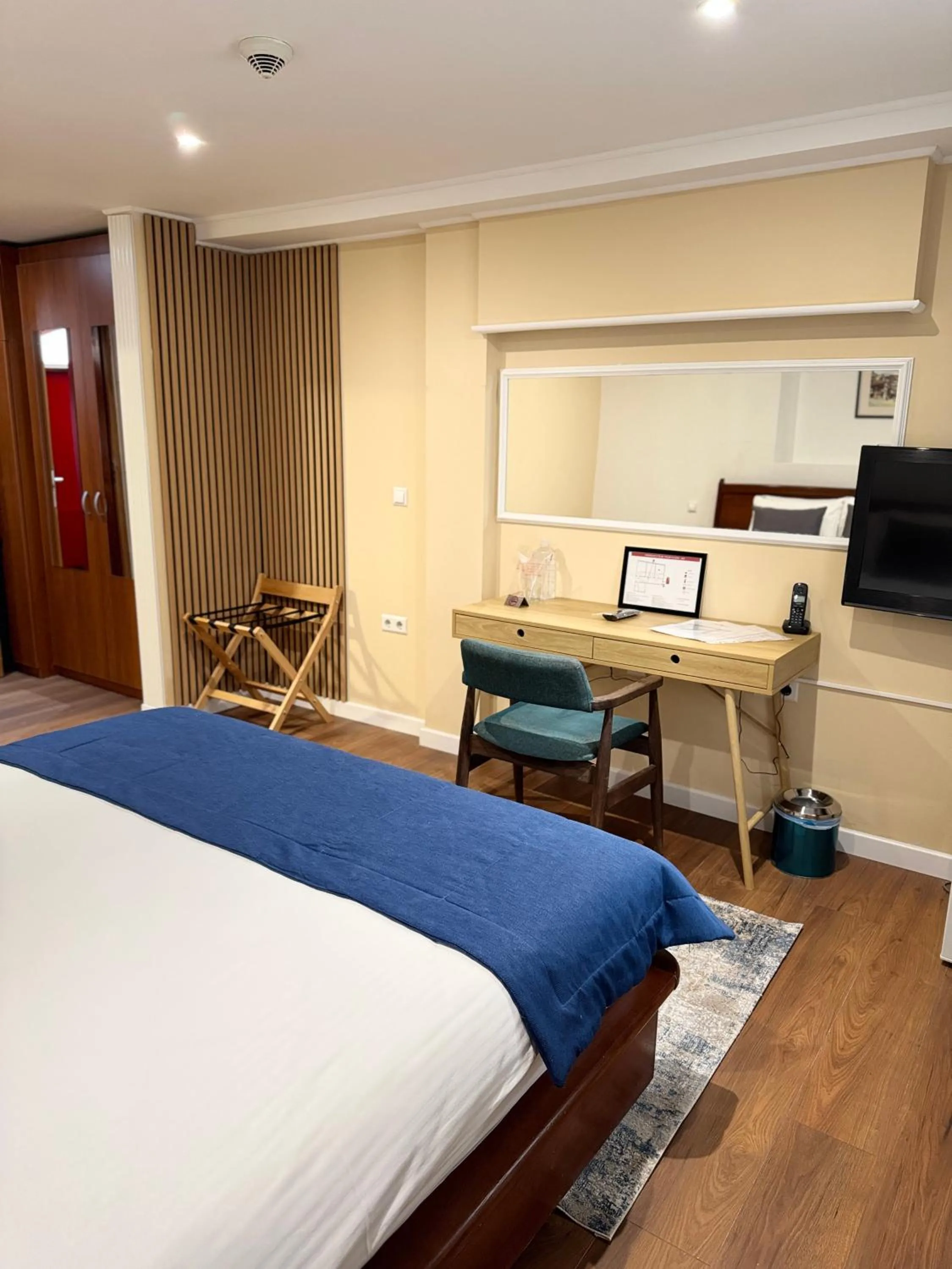 Bedroom, Bed in Hotel Astra