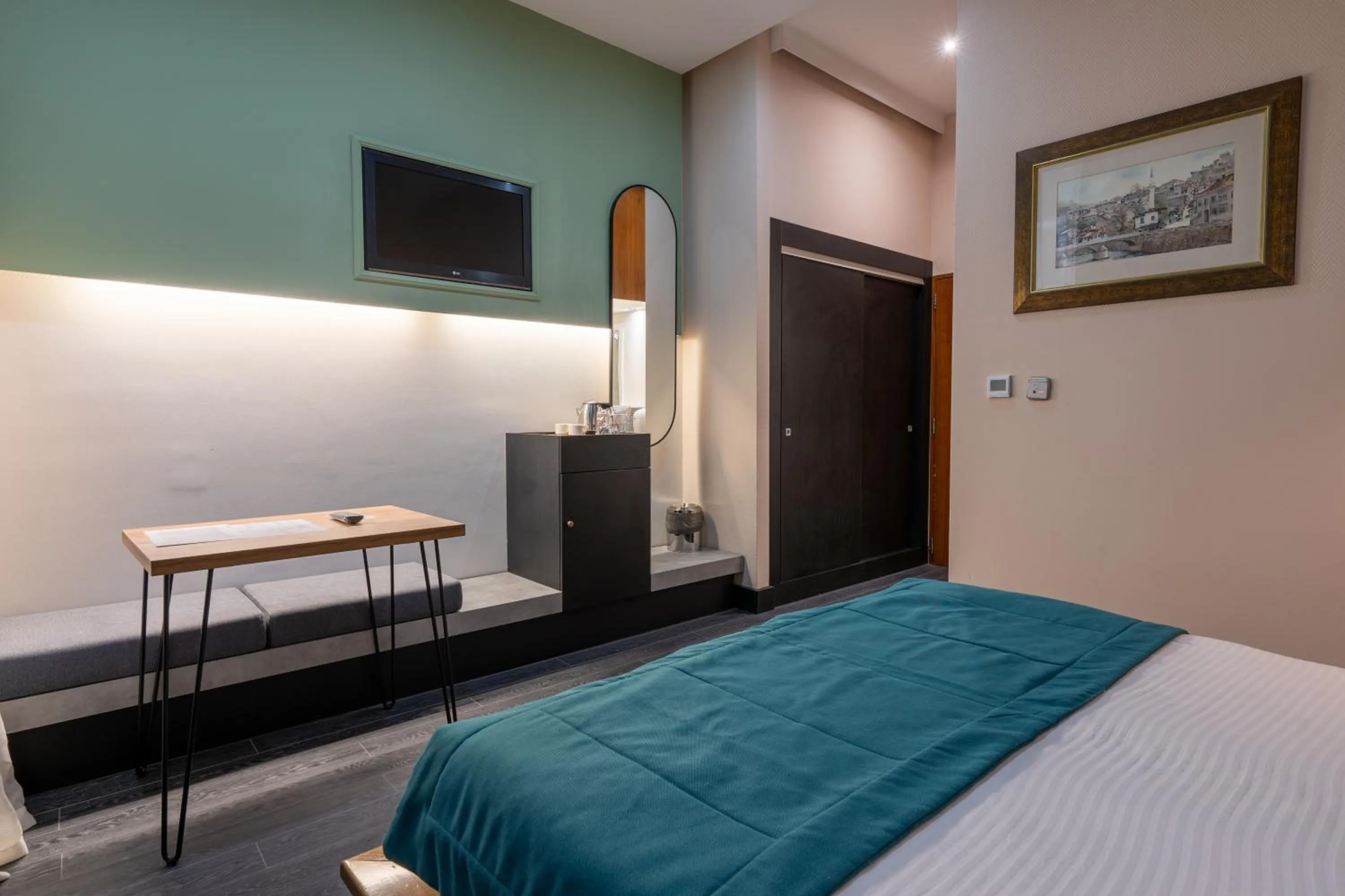 Bedroom, Bed in Hotel Astra