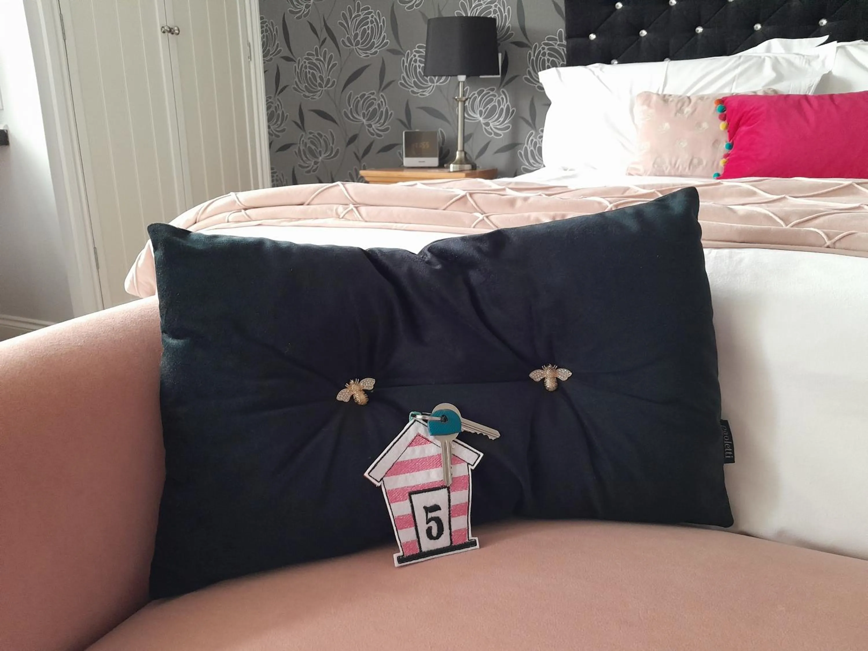 Bedroom, Bed in The Briarfields