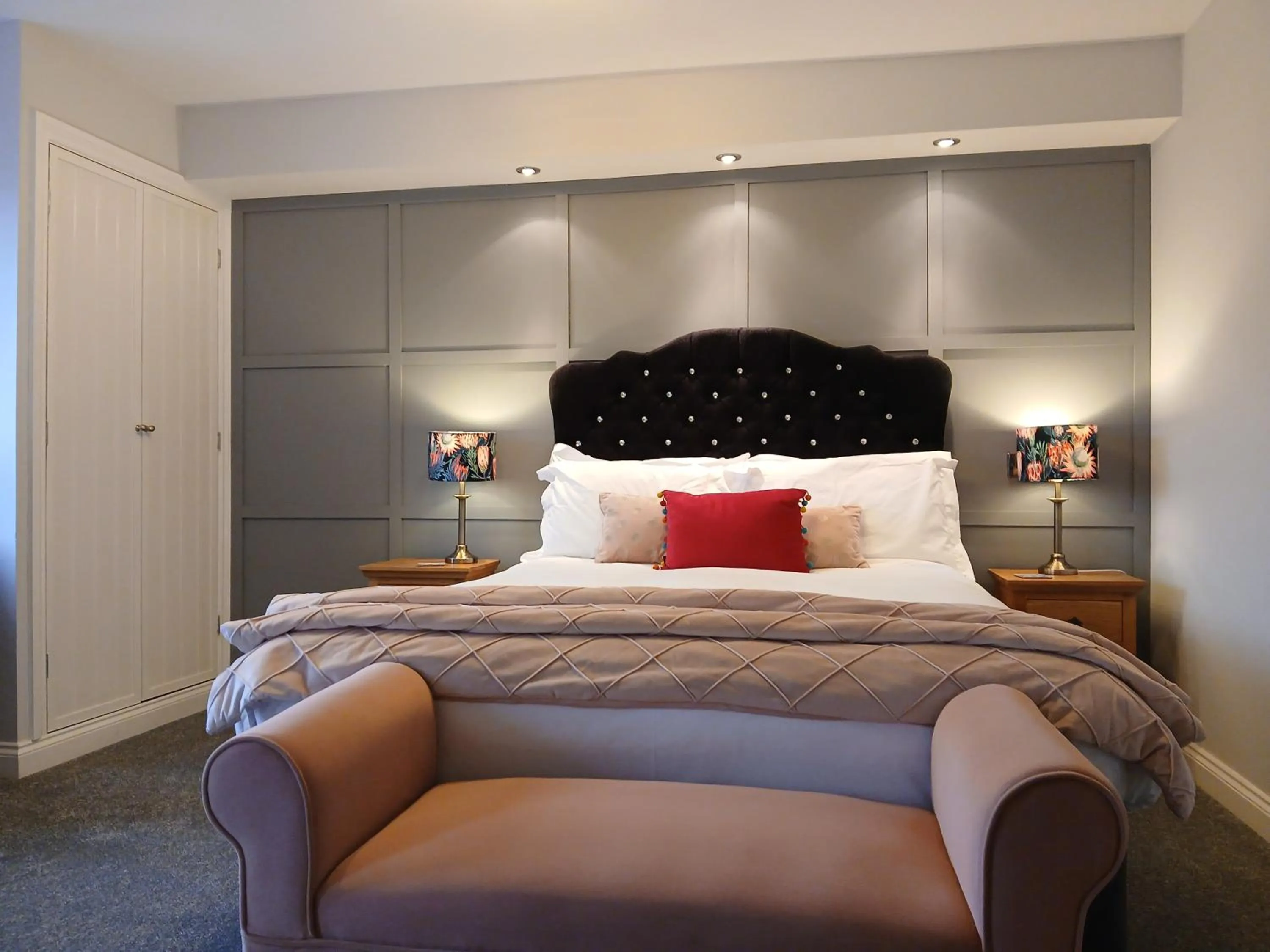 Bedroom, Bed in The Briarfields