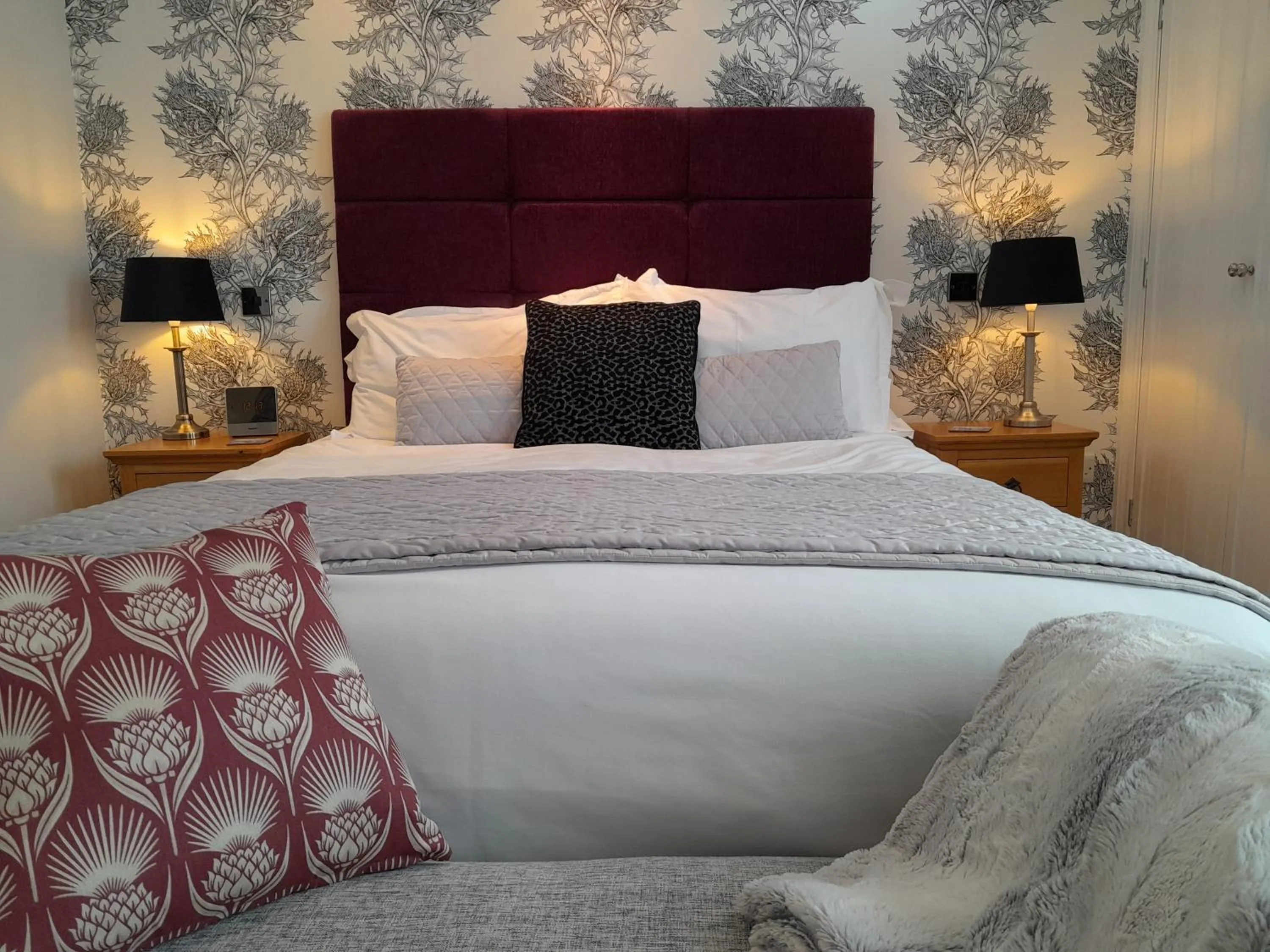 Bedroom, Bed in The Briarfields