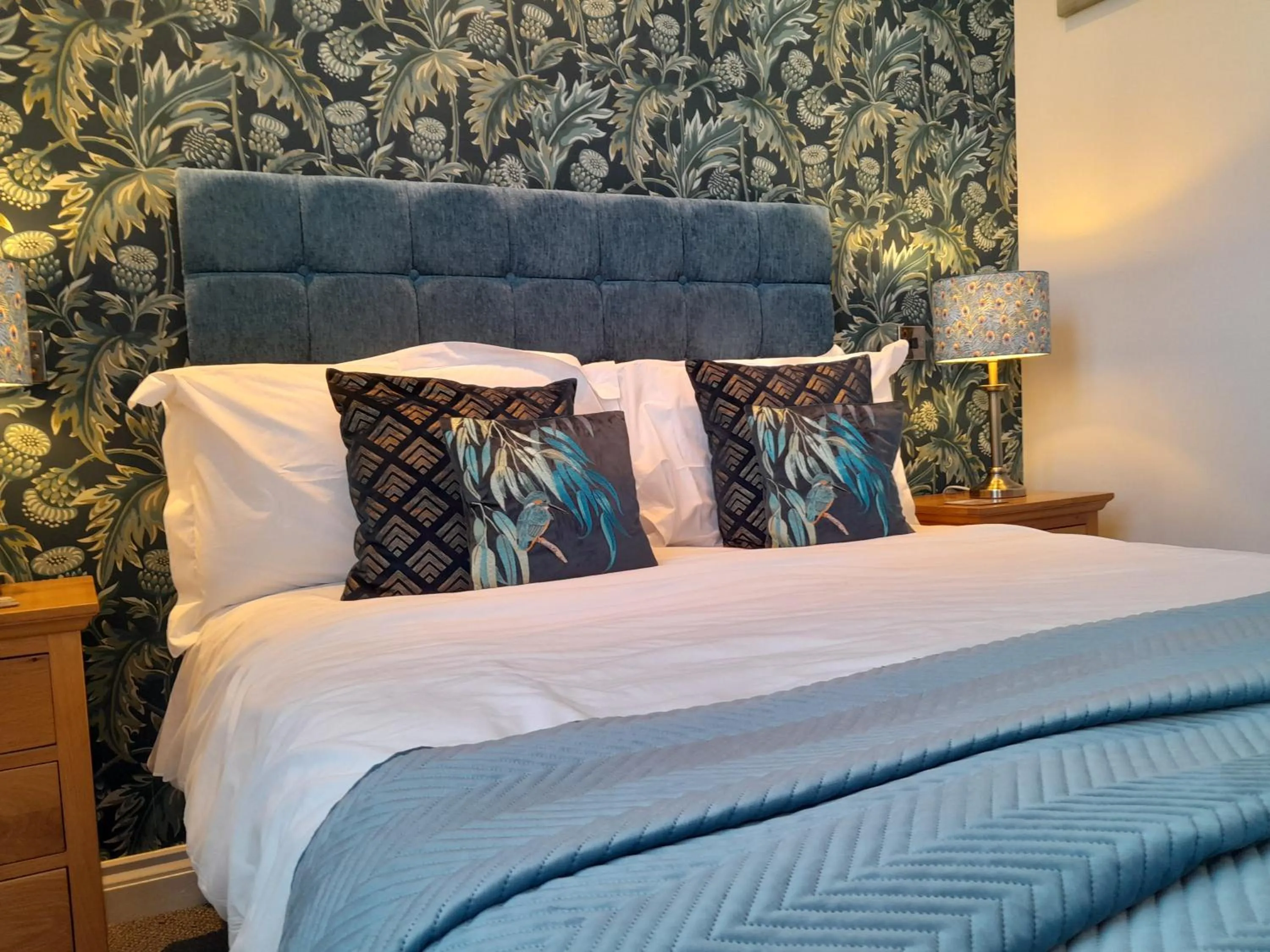 Bedroom, Bed in The Briarfields