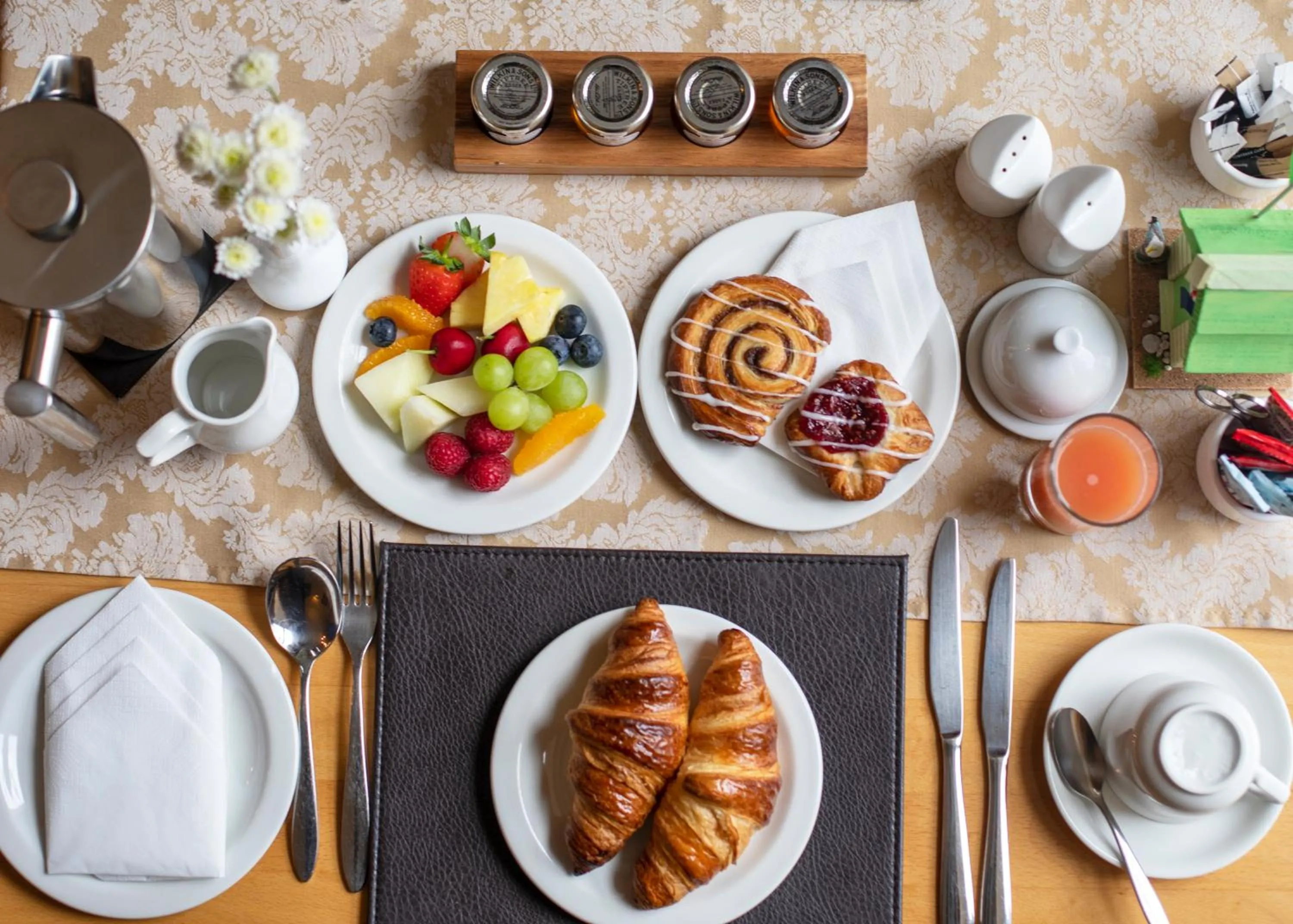 Breakfast in The Briarfields