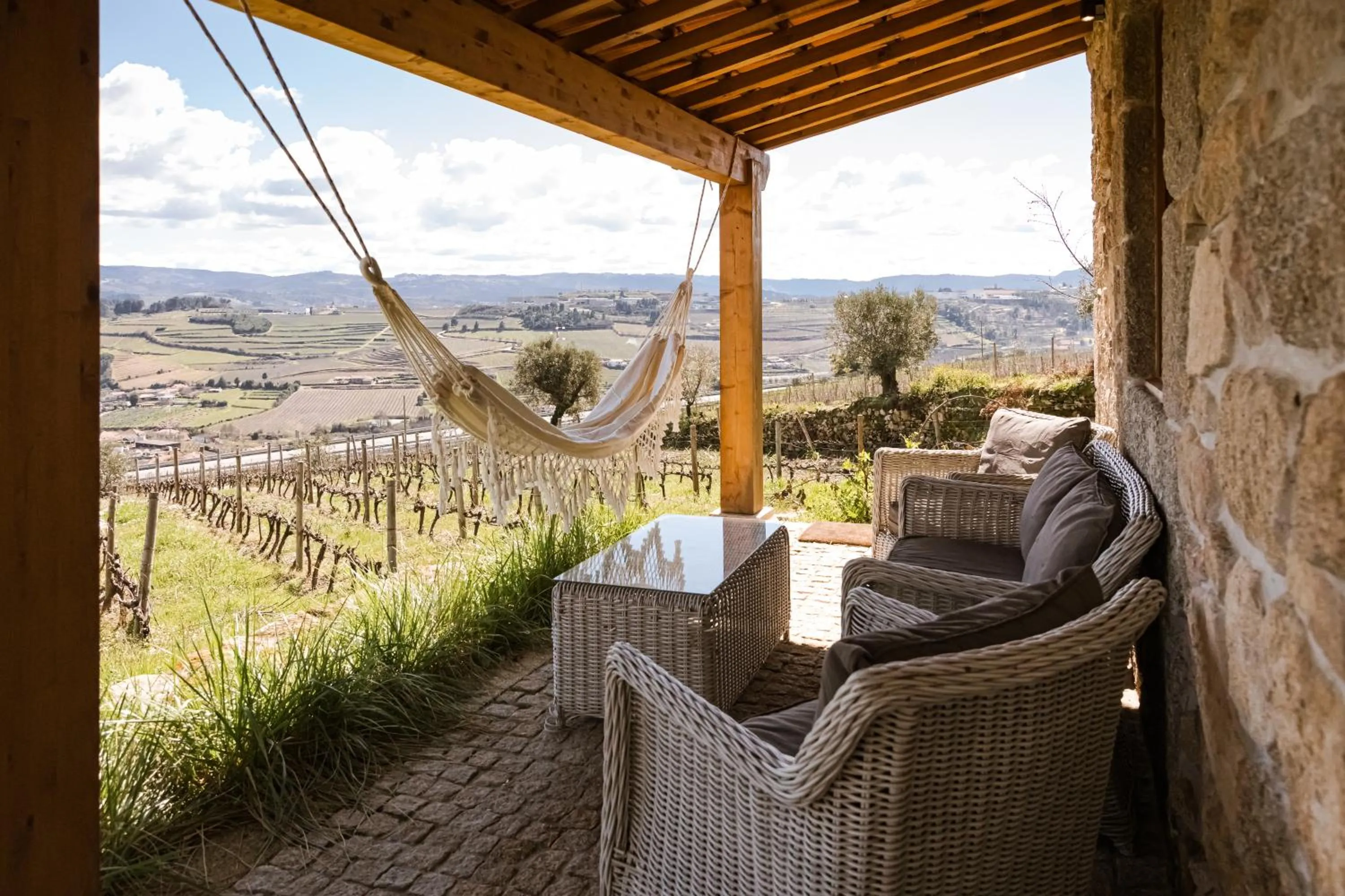 Quinta da Portela - Casa Visconde Arneiros - by RowdHouses