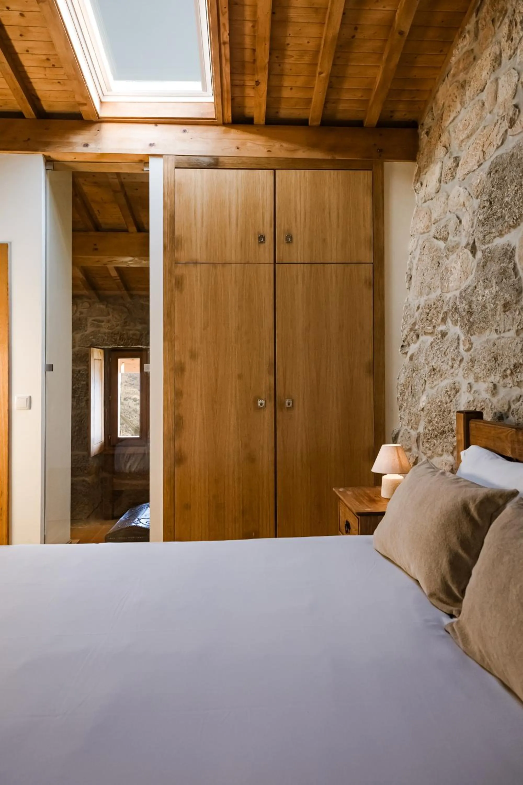 Bed in Quinta da Portela - Casa Visconde Arneiros - by RowdHouses