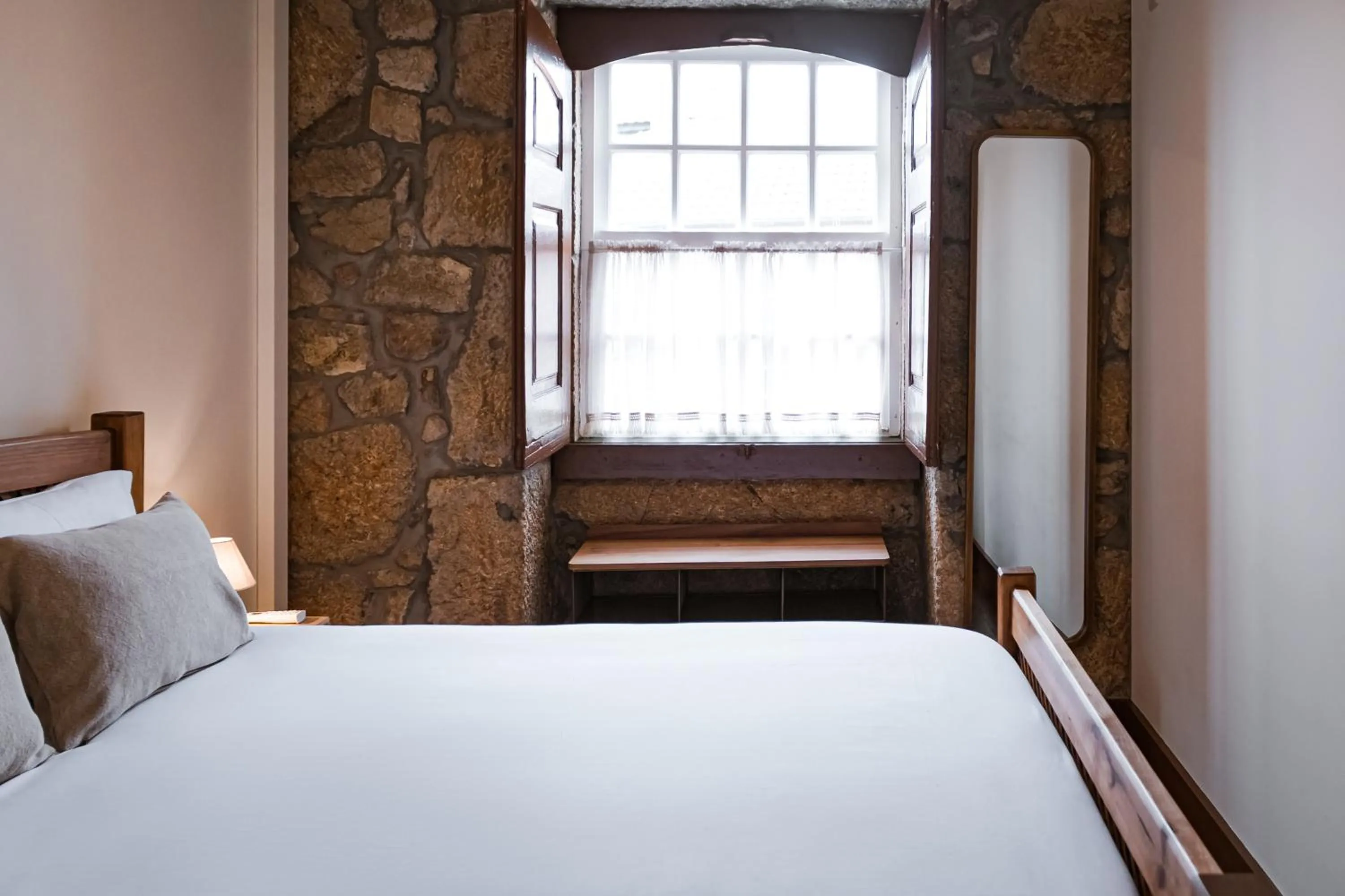 Bed in Quinta da Portela - Casa Visconde Arneiros - by RowdHouses