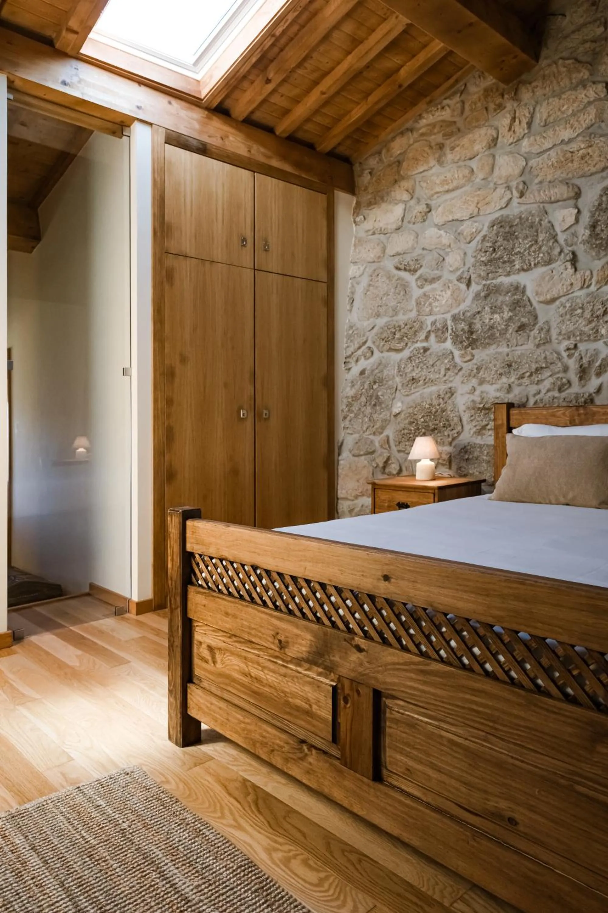 Bed in Quinta da Portela - Casa Visconde Arneiros - by RowdHouses