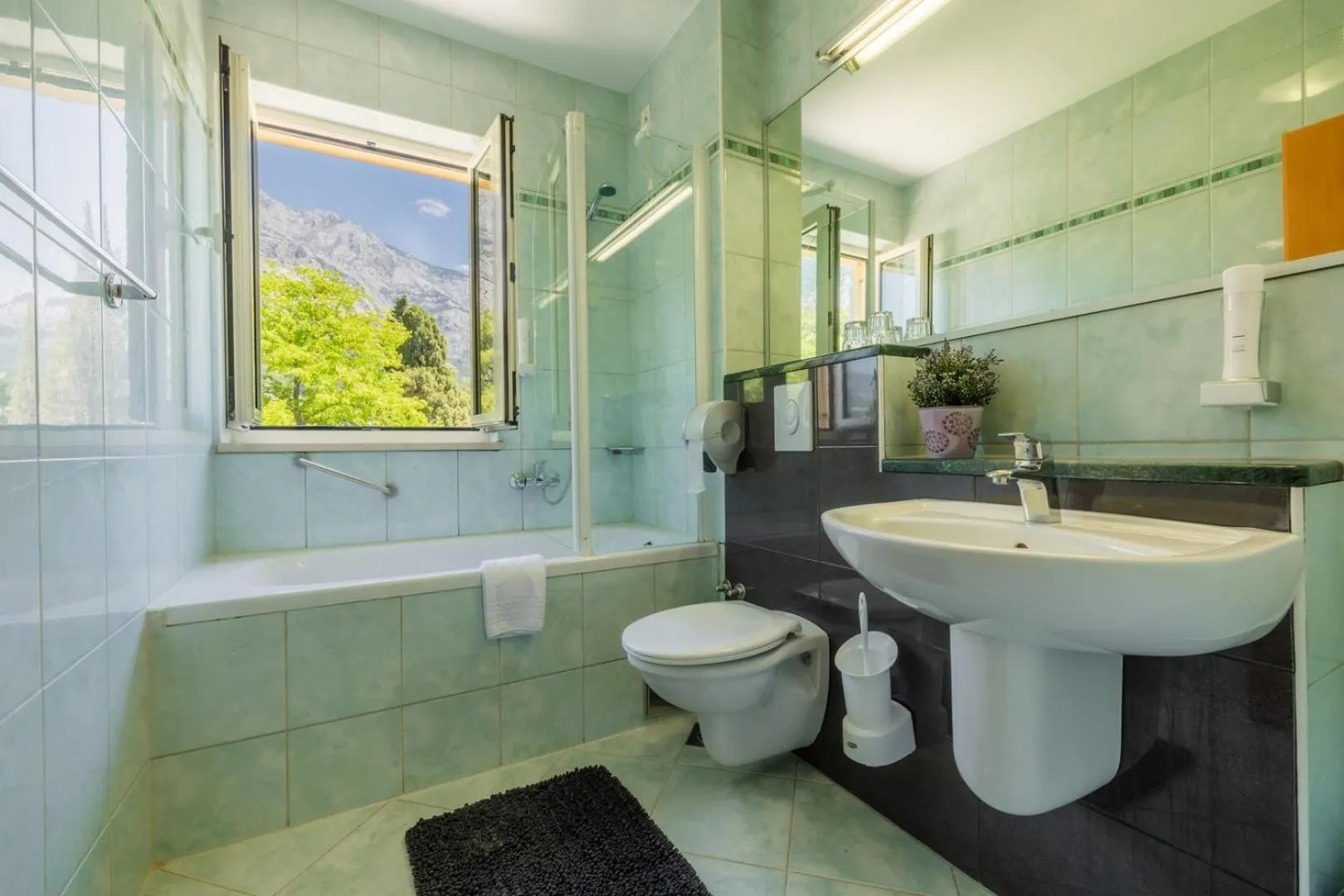 Toilet in Apartel Park Osejava