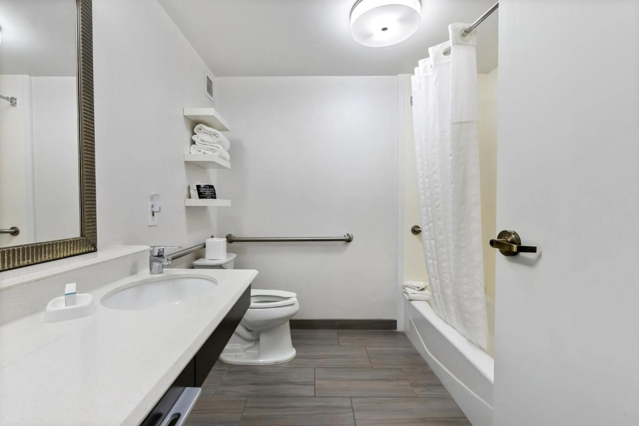Bathroom in Allentown Park Hotel by The Red Collection