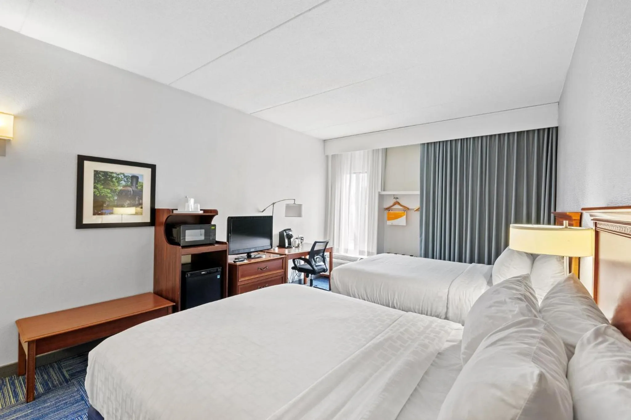 Photo of the whole room, Bed in Allentown Park Hotel by The Red Collection