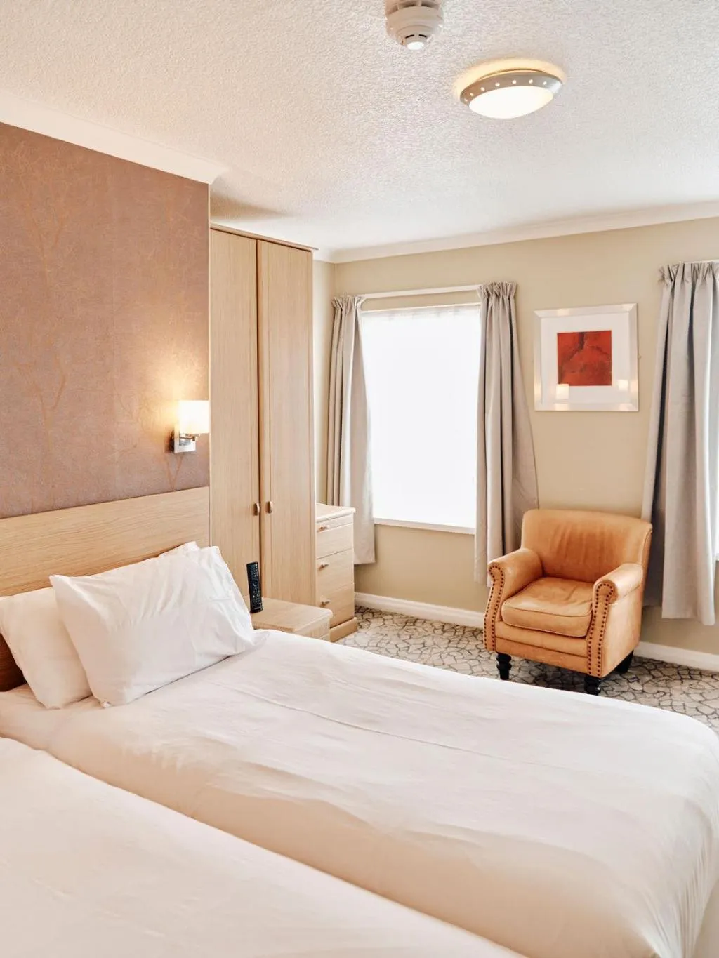 Bed in Hotel De Normandie