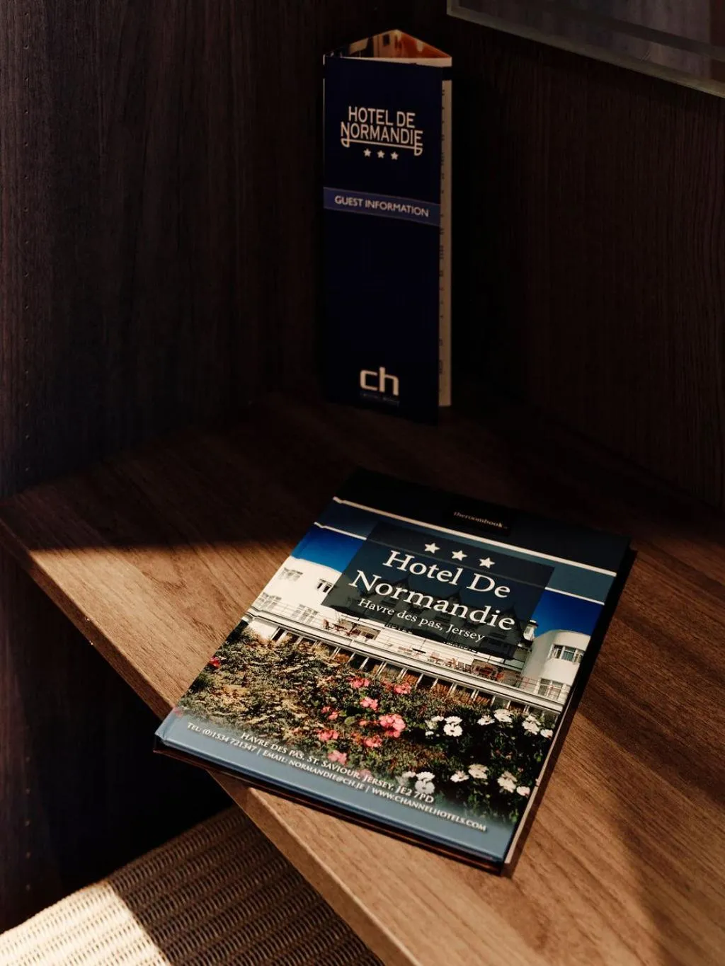 Decorative detail in Hotel De Normandie