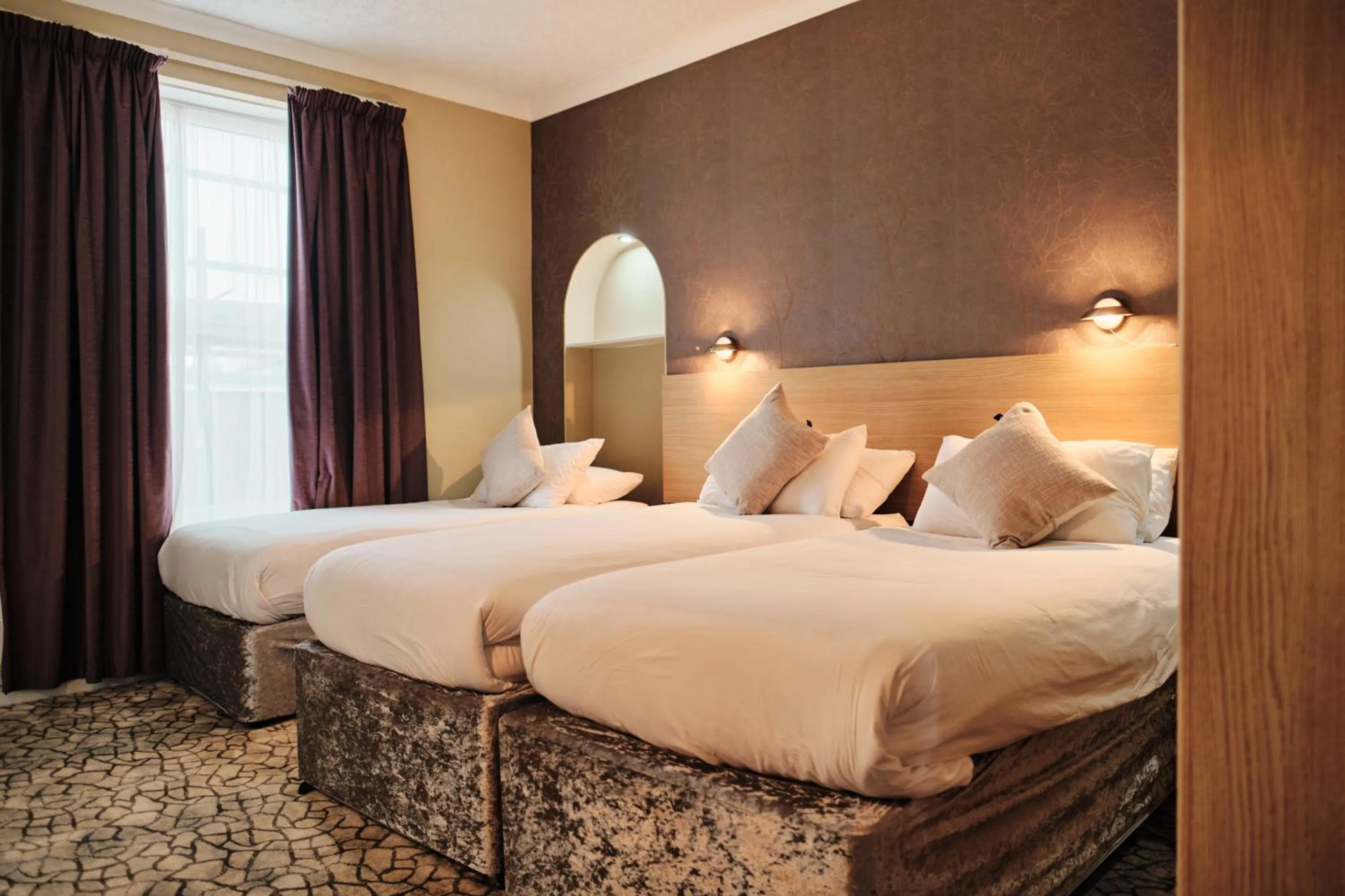 Bedroom, Bed in Hotel De Normandie