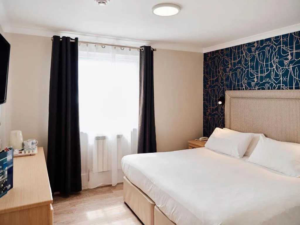 Bedroom, Bed in Hotel De Normandie