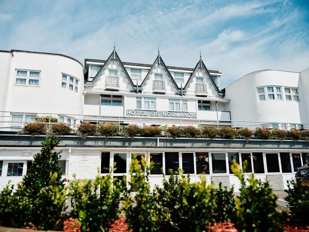 Property building in Hotel De Normandie