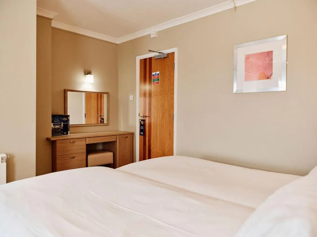 Bedroom, Bed in Hotel De Normandie