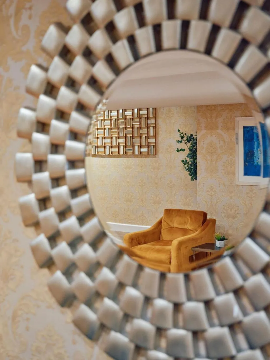 Decorative detail in Hotel De Normandie