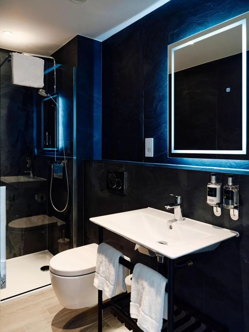 Bathroom in Hotel De Normandie