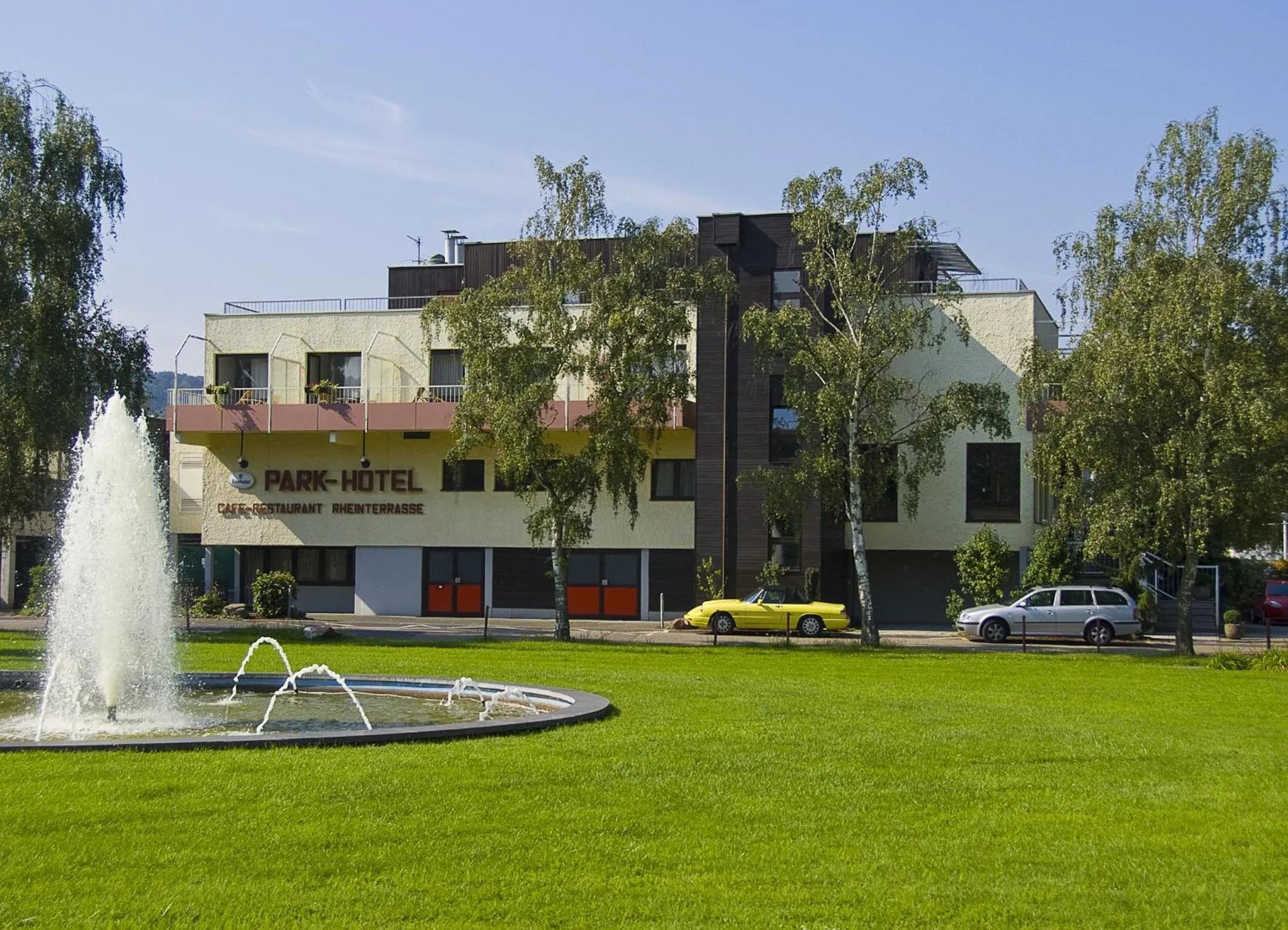 Facade/entrance in Park-Hotel