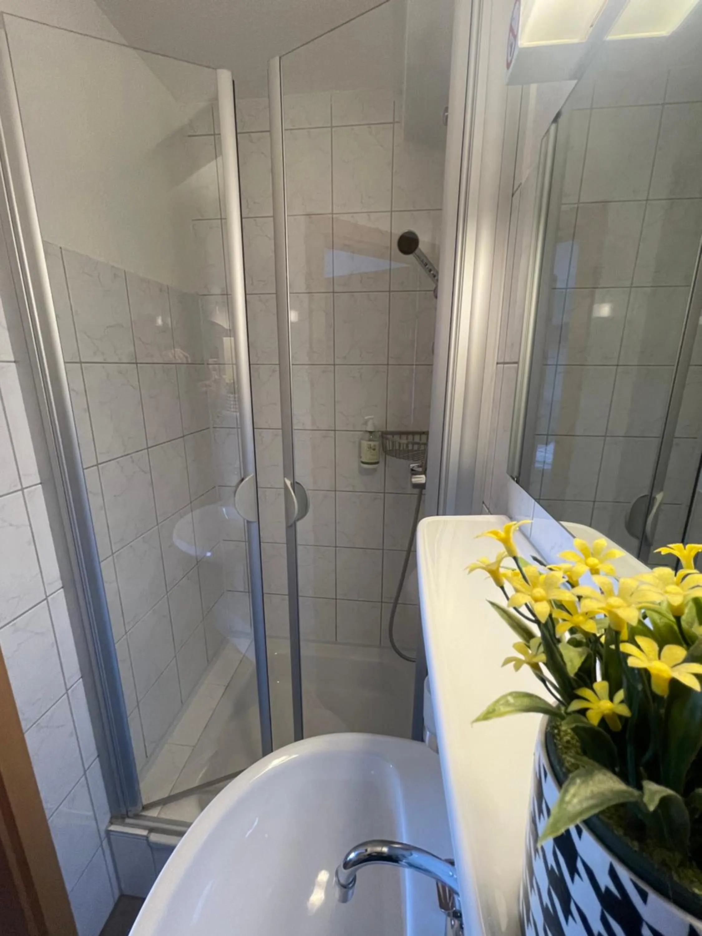 Shower in Residenz Hotel Wuppertal
