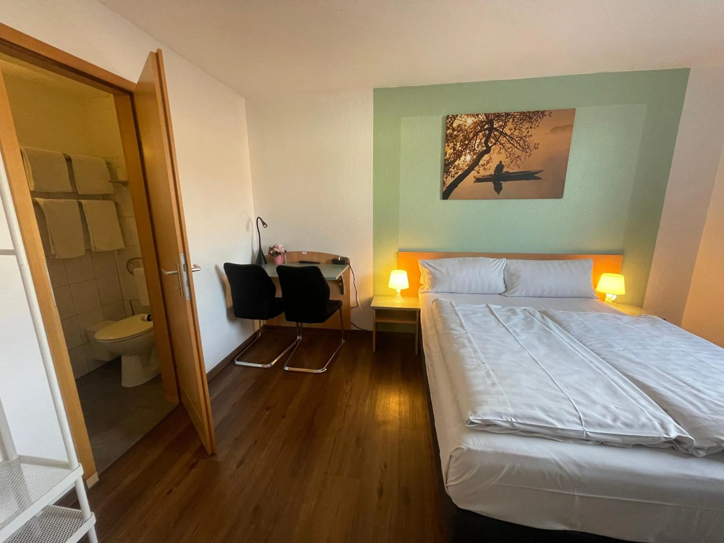 Bathroom, Bed in Residenz Hotel Wuppertal