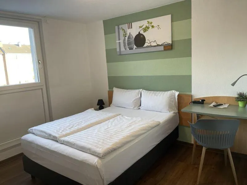 Bedroom, Bed in Residenz Hotel Wuppertal