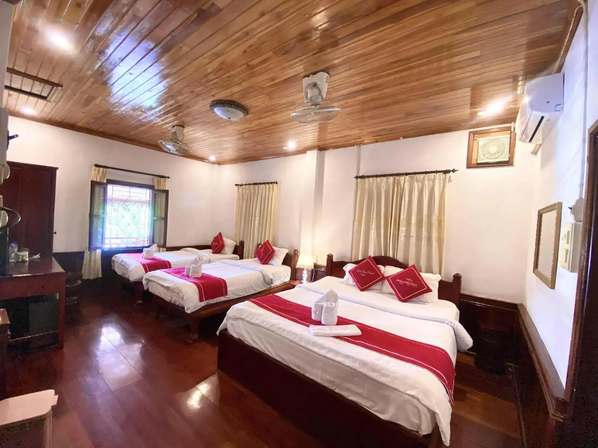 Deluxe Family Room in Villay Vanh Place House Deluxe Family Room in Villay Vanh Place House