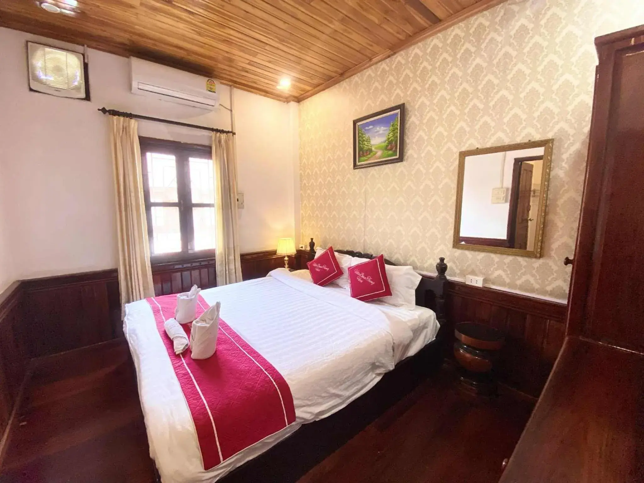 Superior Double Room in Villay Vanh Place House Superior Double Room in Villay Vanh Place House