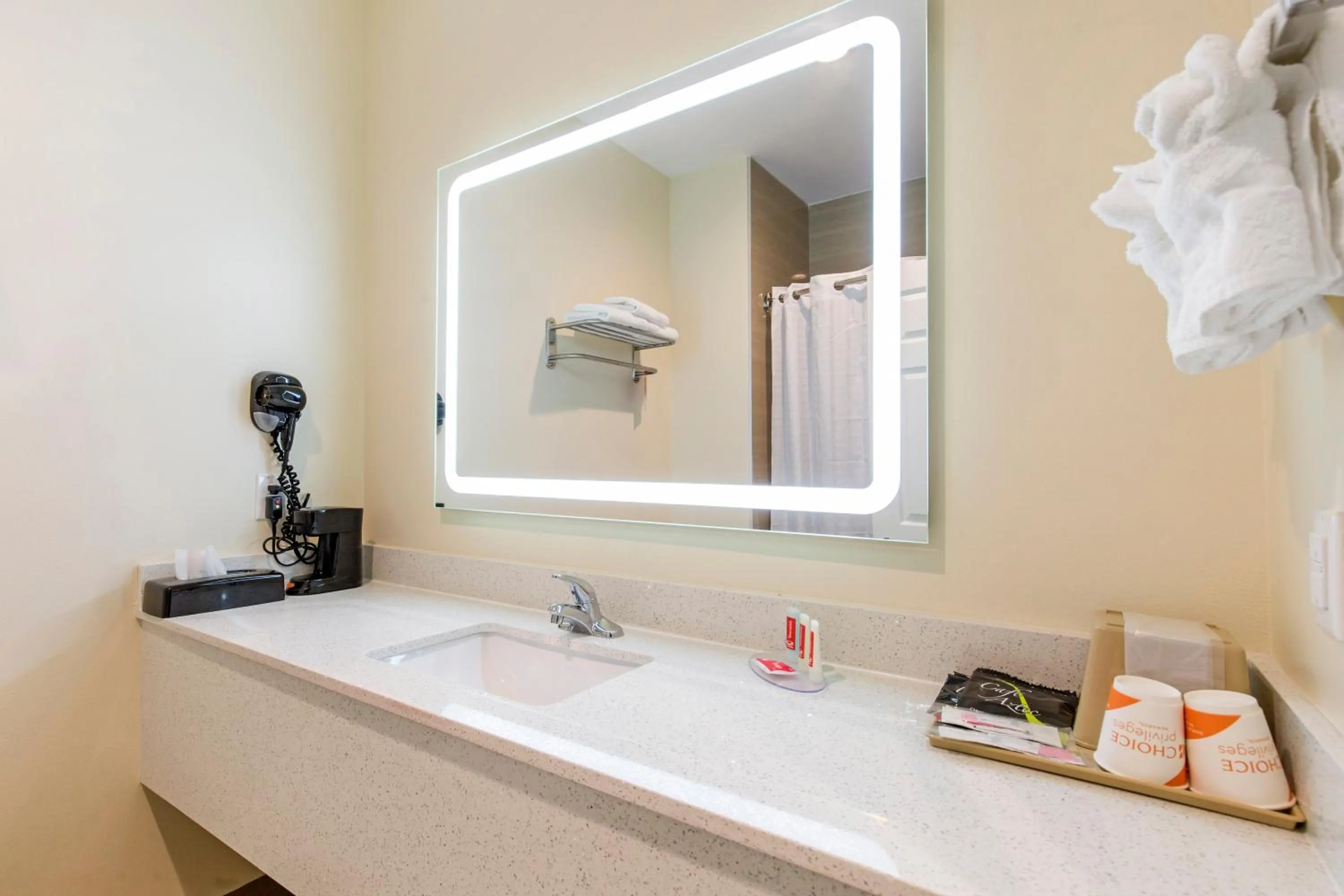 Econo Lodge Inn & Suites Houston Willowbrook