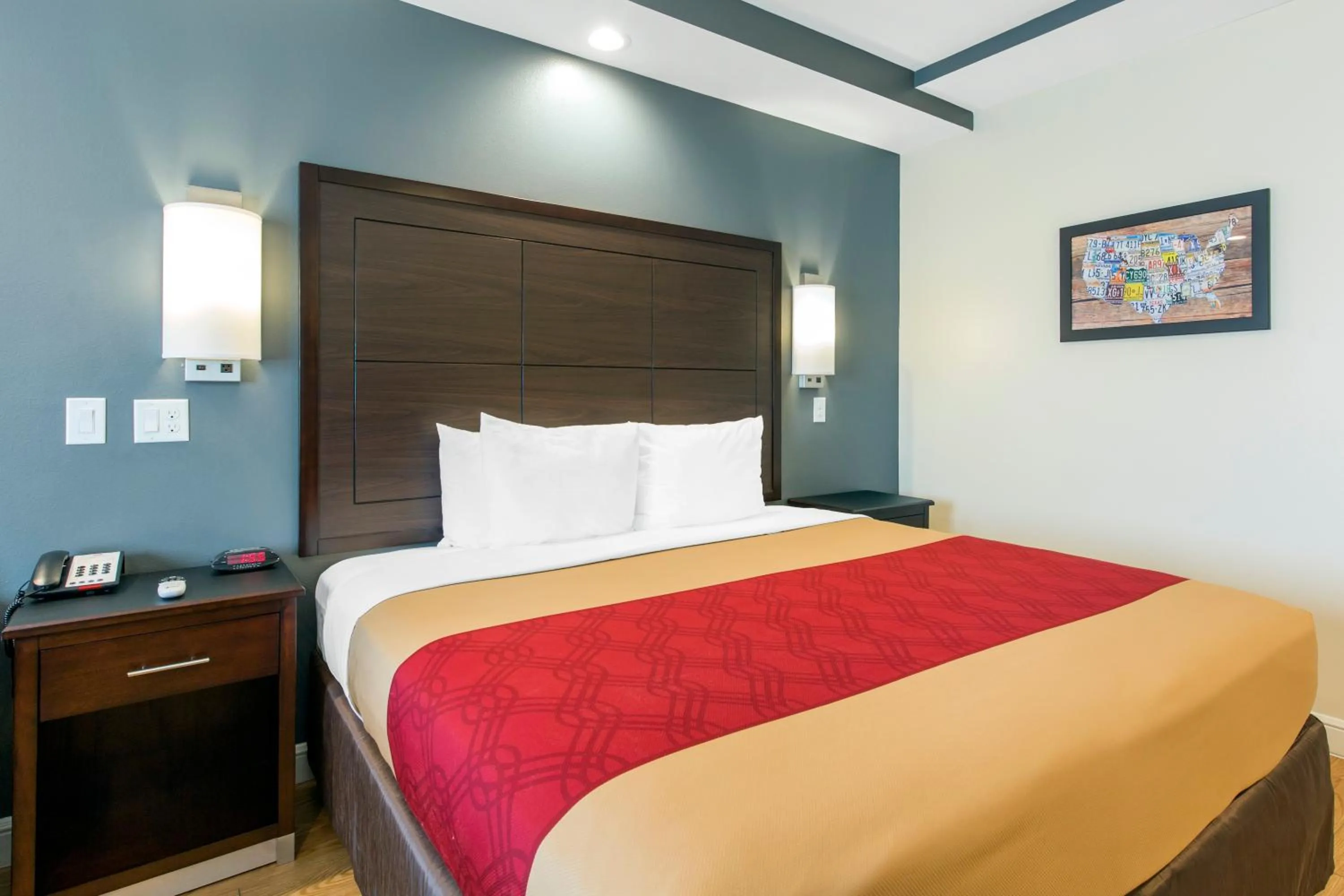 Area and facilities, Bed in Econo Lodge Inn & Suites Houston Willowbrook