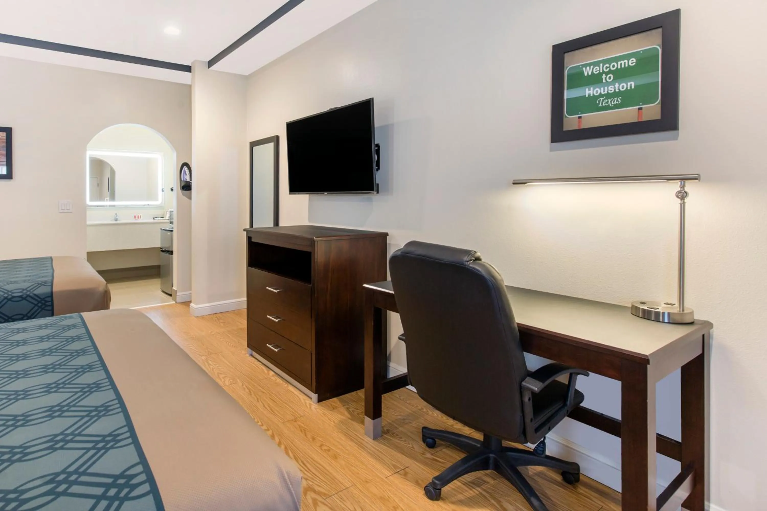 Econo Lodge Inn & Suites Houston Willowbrook