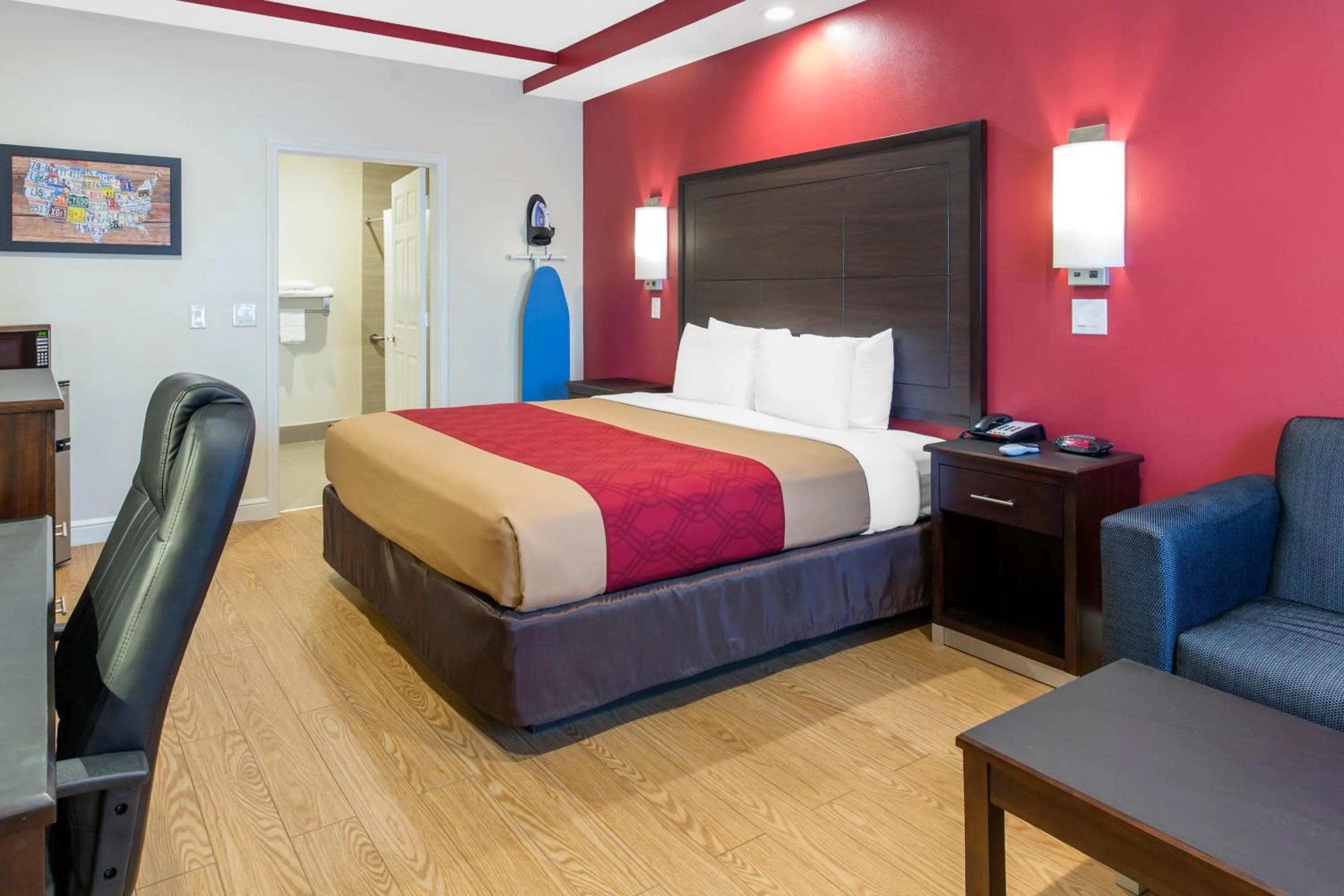 Area and facilities, Bed in Econo Lodge Inn & Suites Houston Willowbrook