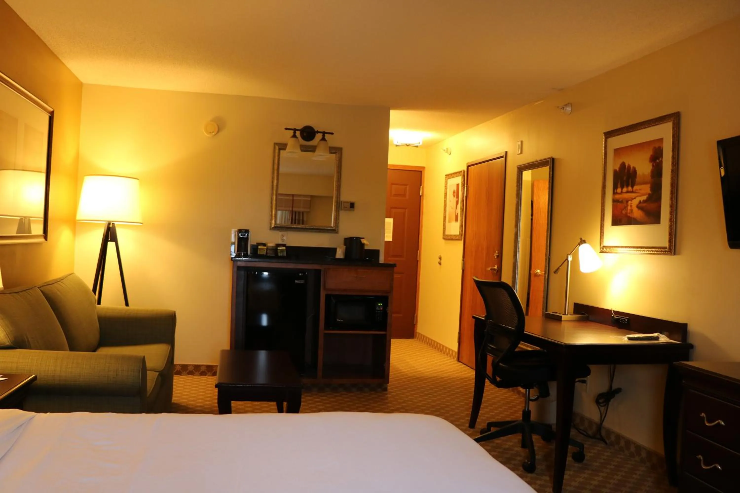 Bed in Country Inn & Suites by Radisson, Lincoln North Hotel and Conference Center, NE