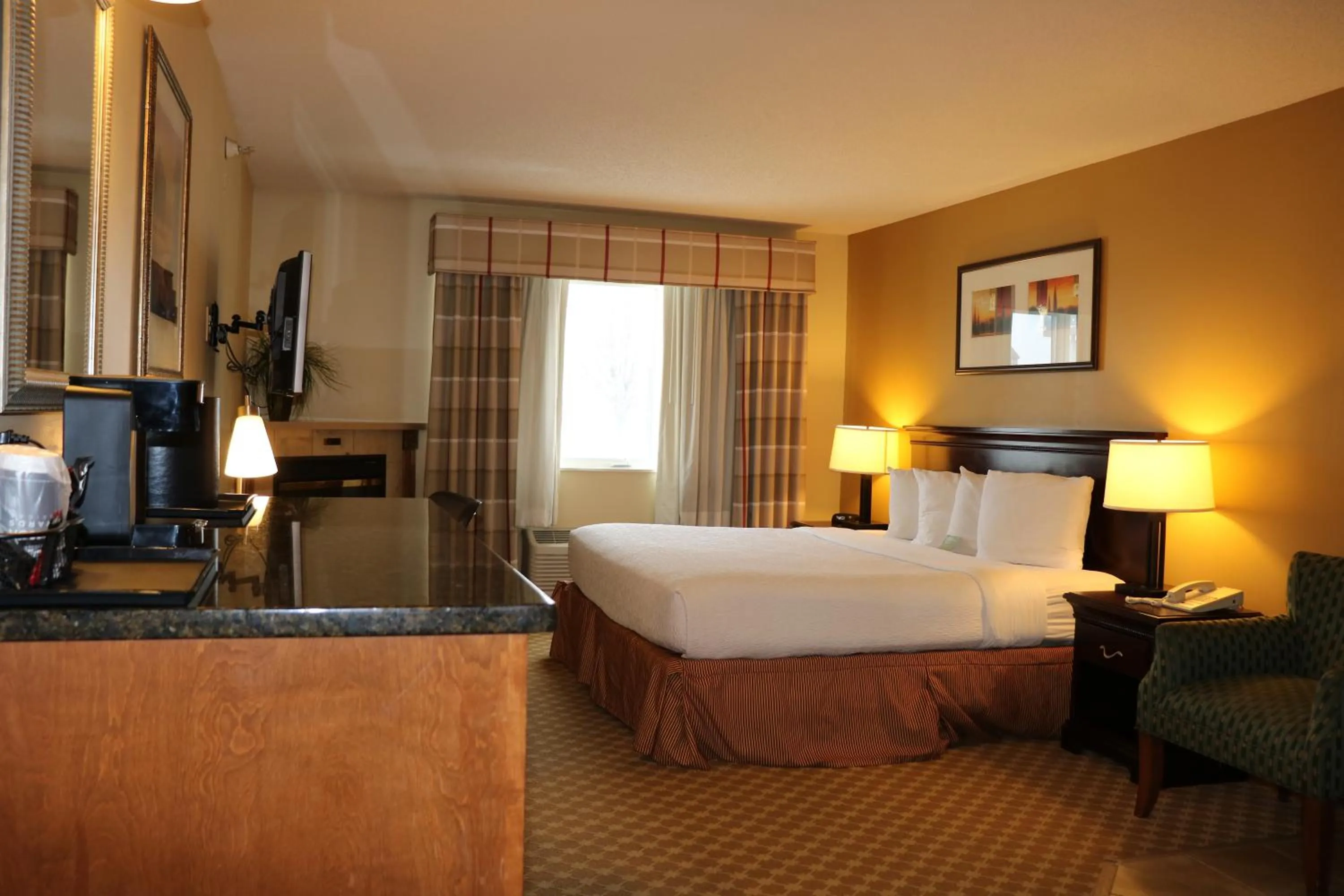 Bed in Country Inn & Suites by Radisson, Lincoln North Hotel and Conference Center, NE
