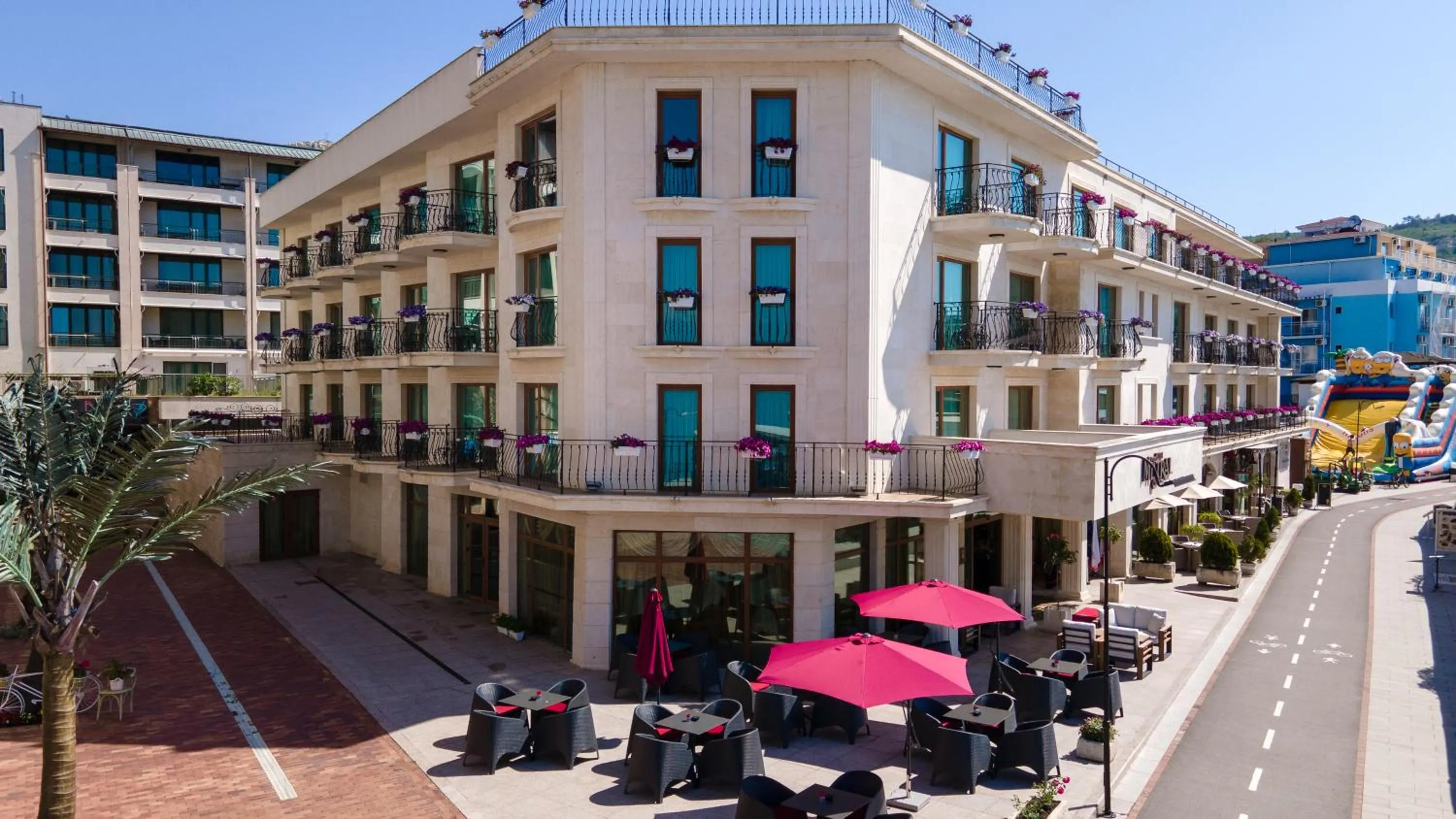Property building in Hotel Mistral