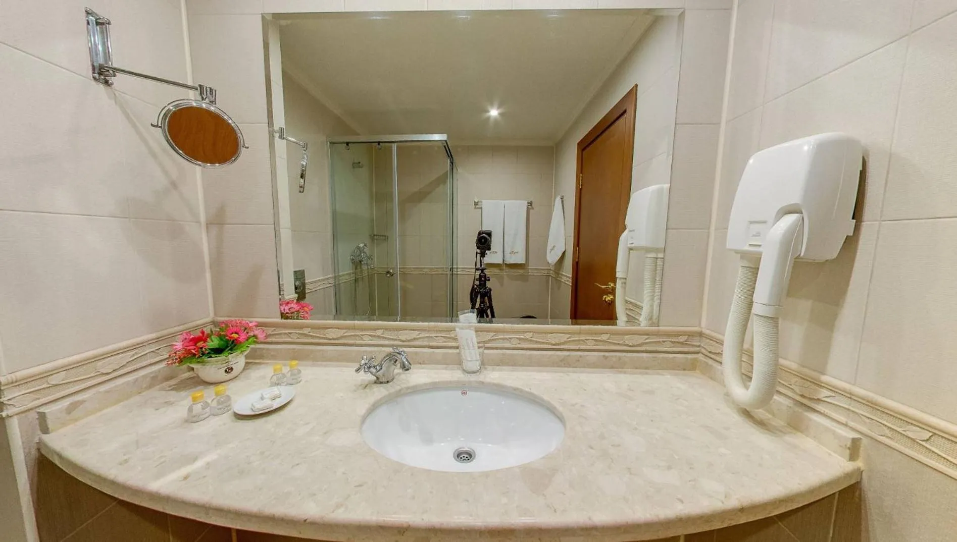 Bathroom in Hotel Mistral