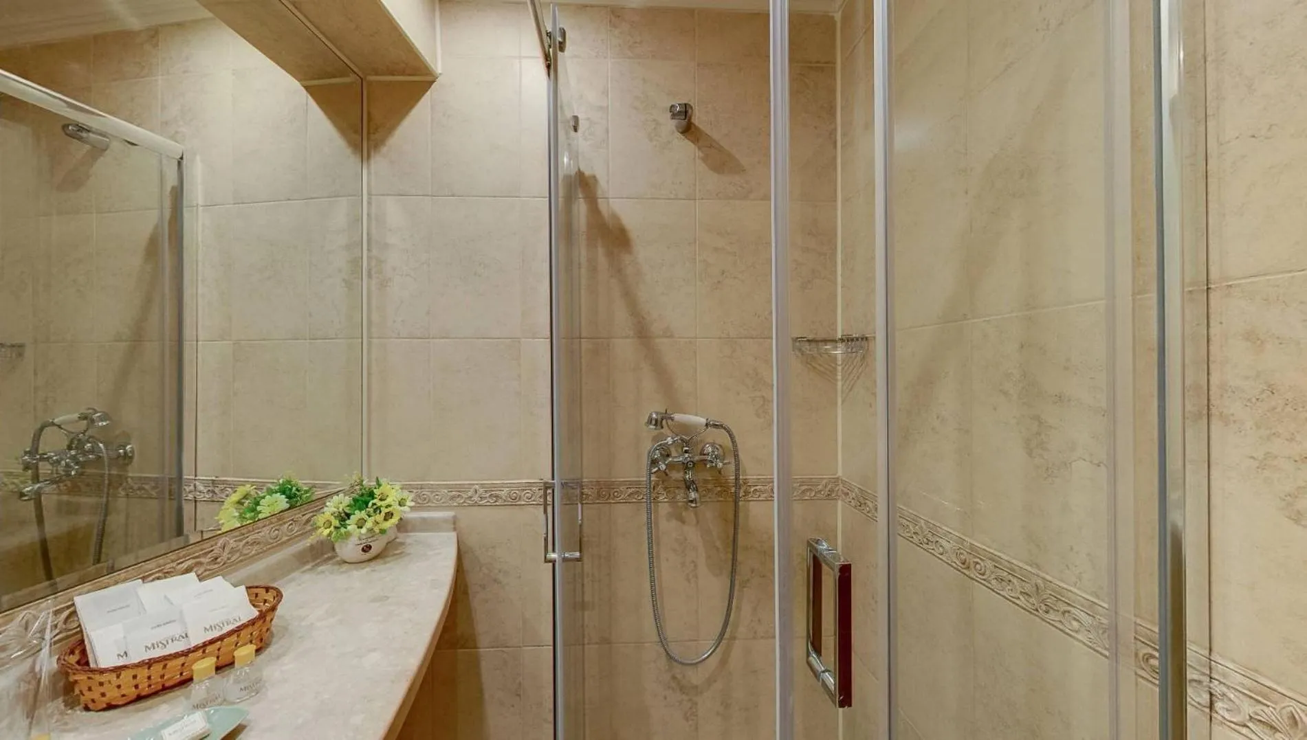 Bathroom in Hotel Mistral