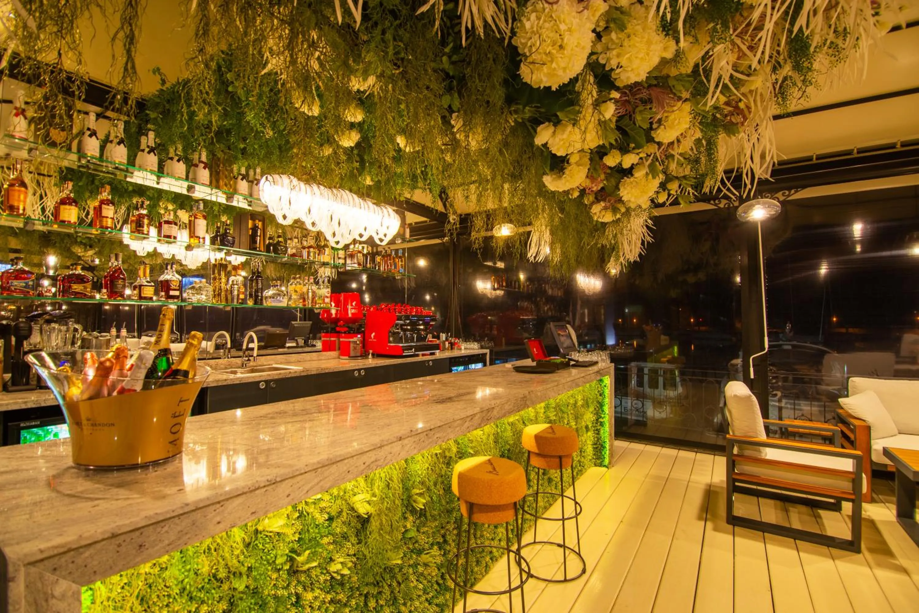 Lounge or bar in Hotel Mistral