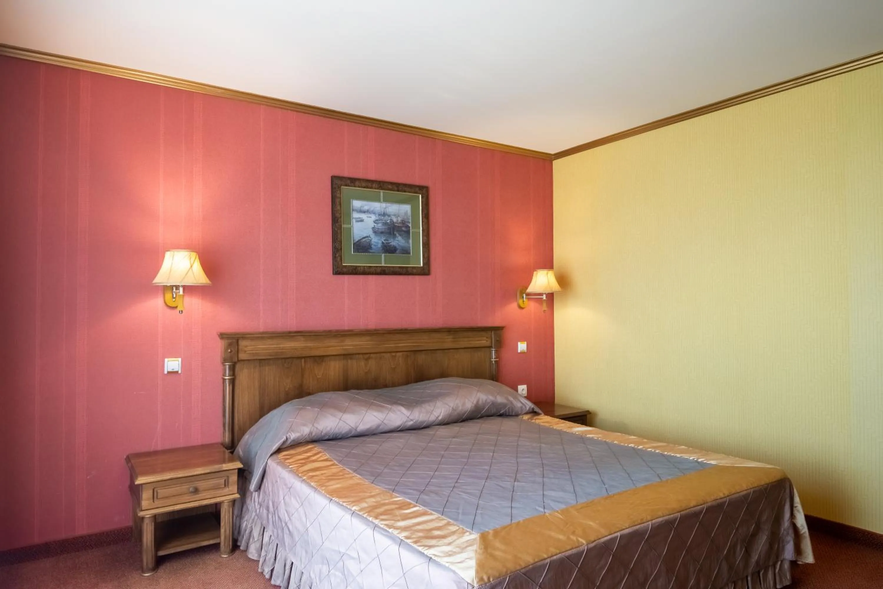 Photo of the whole room, Bed in Hotel Mistral