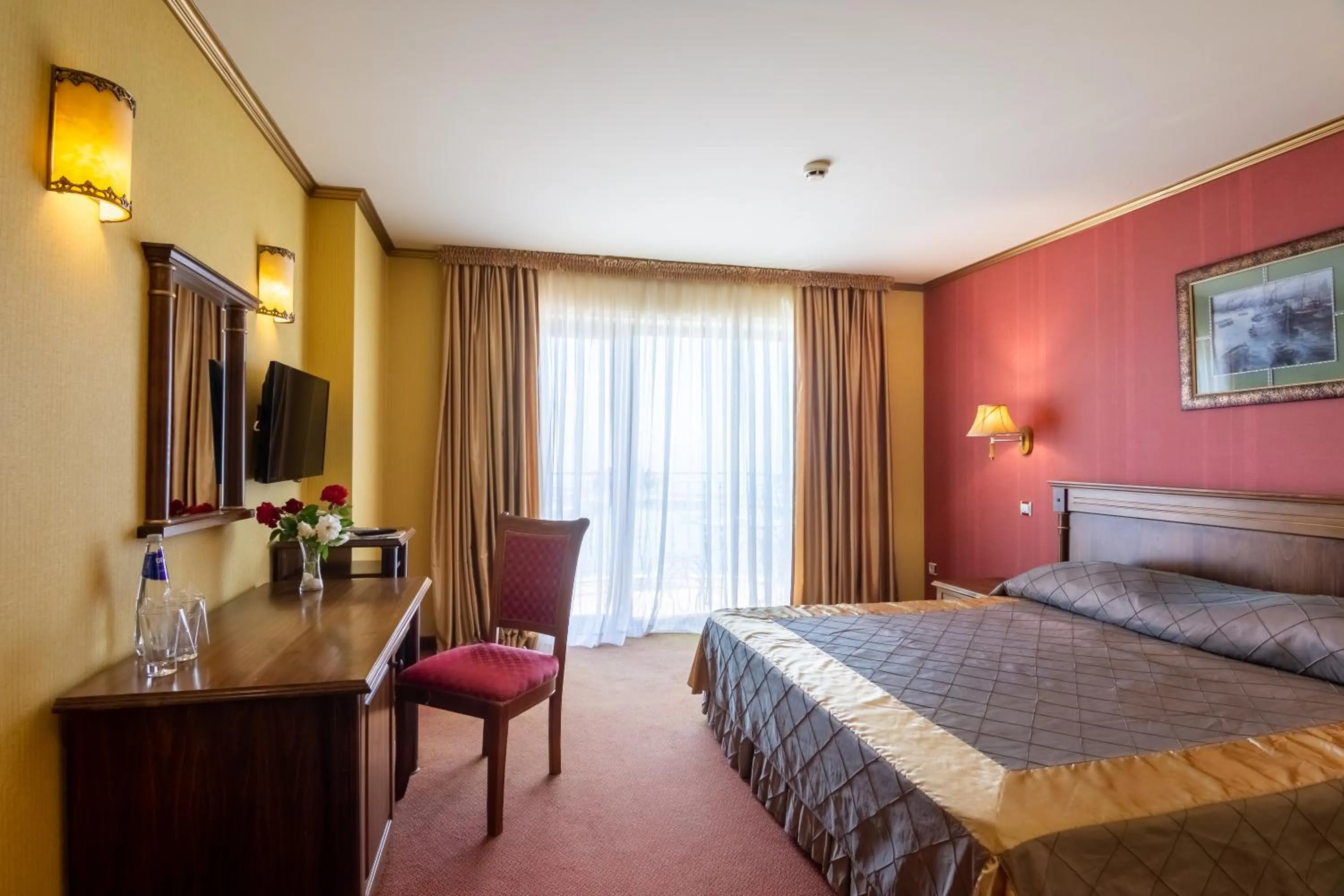 Photo of the whole room, Bed in Hotel Mistral